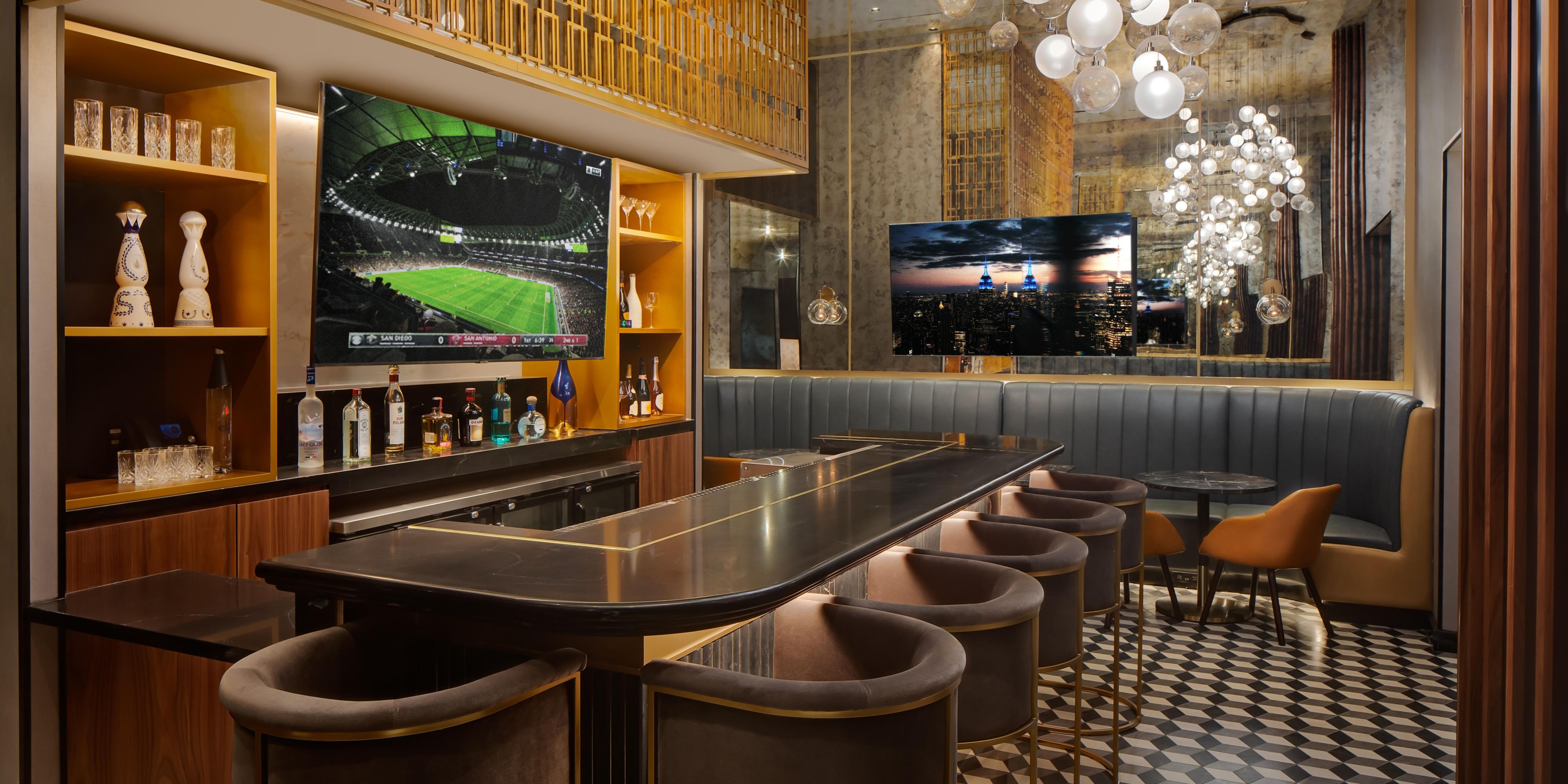 seating area at tarpon's