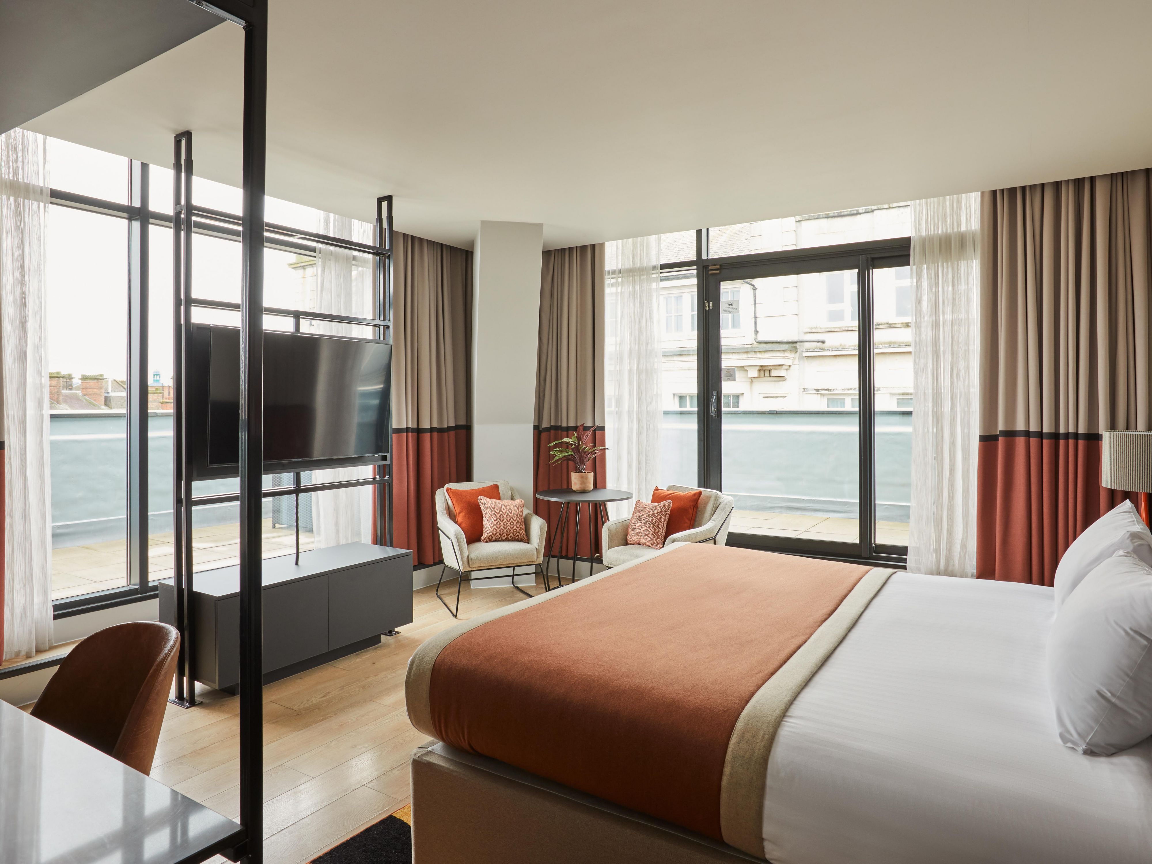 Superking Room with Corner Balcony
