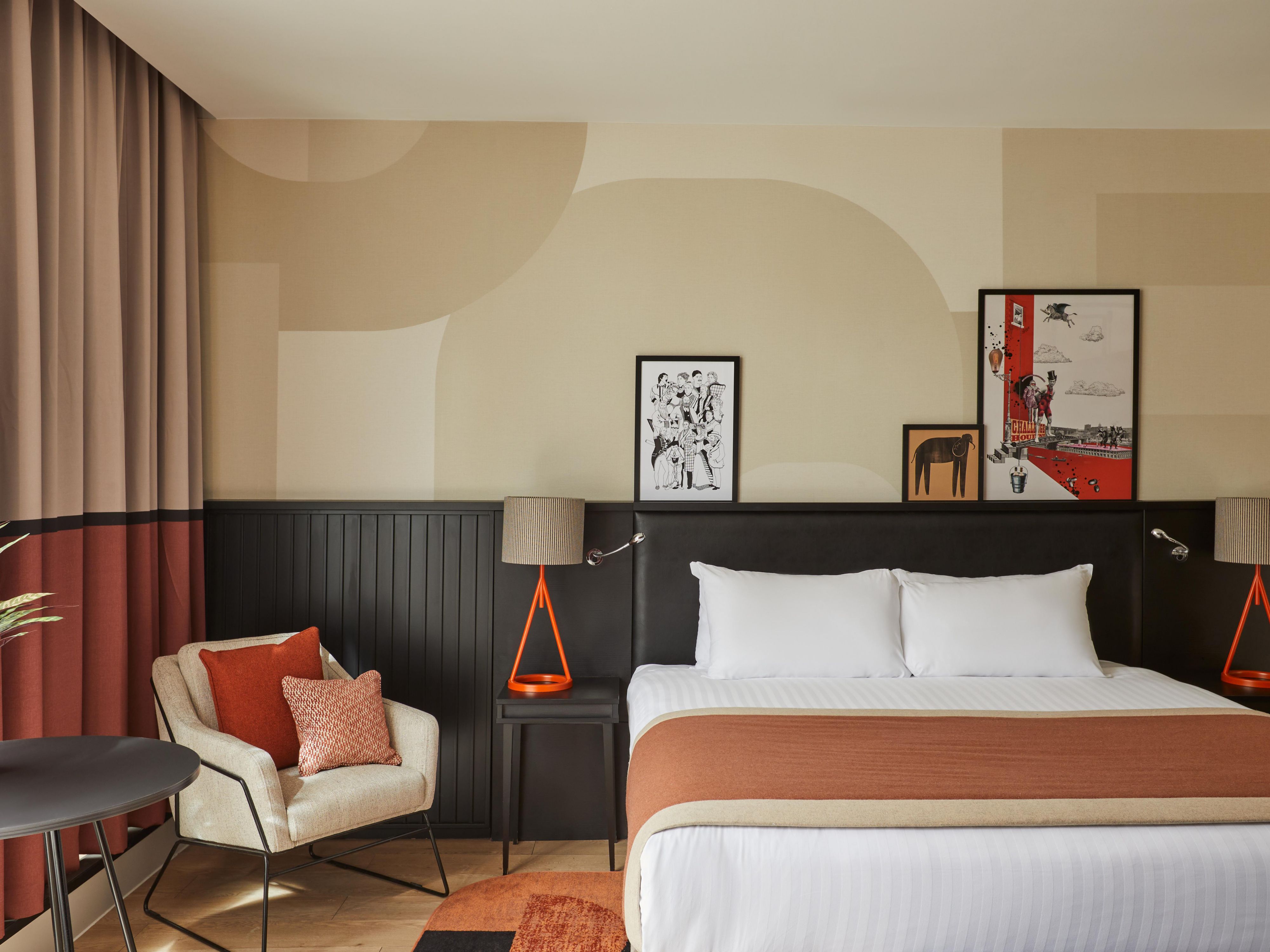 Superking Room with Corner Balcony Room
