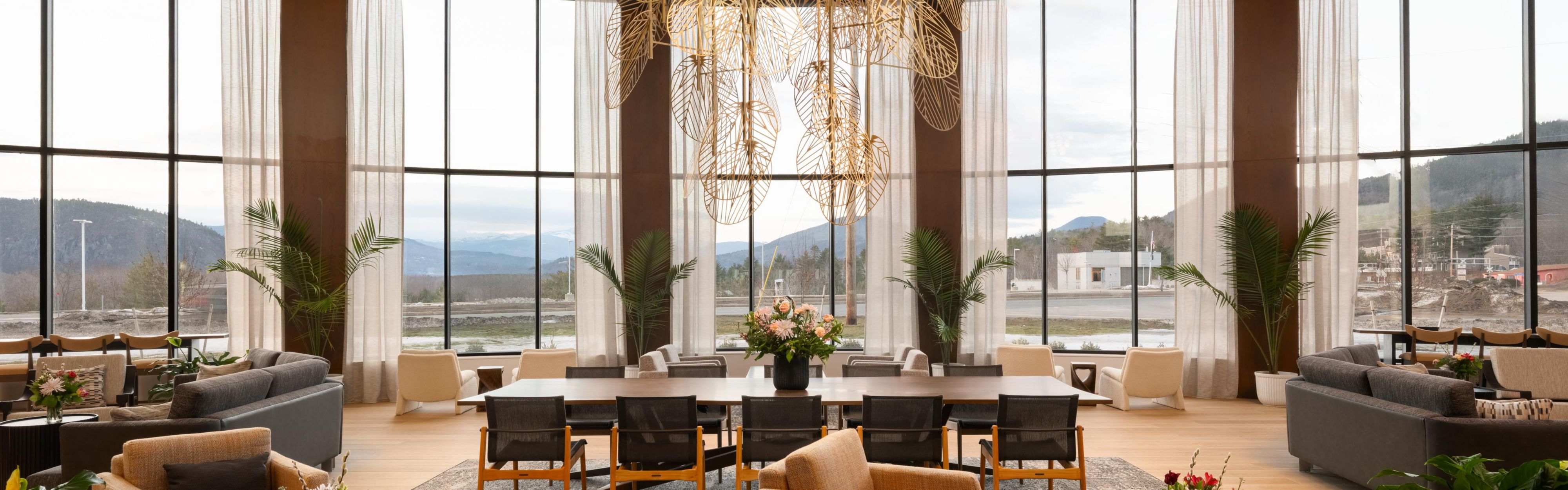 $ hotelInfo.mediaDetails.welcomePhotos.primaryPhoto.caption}