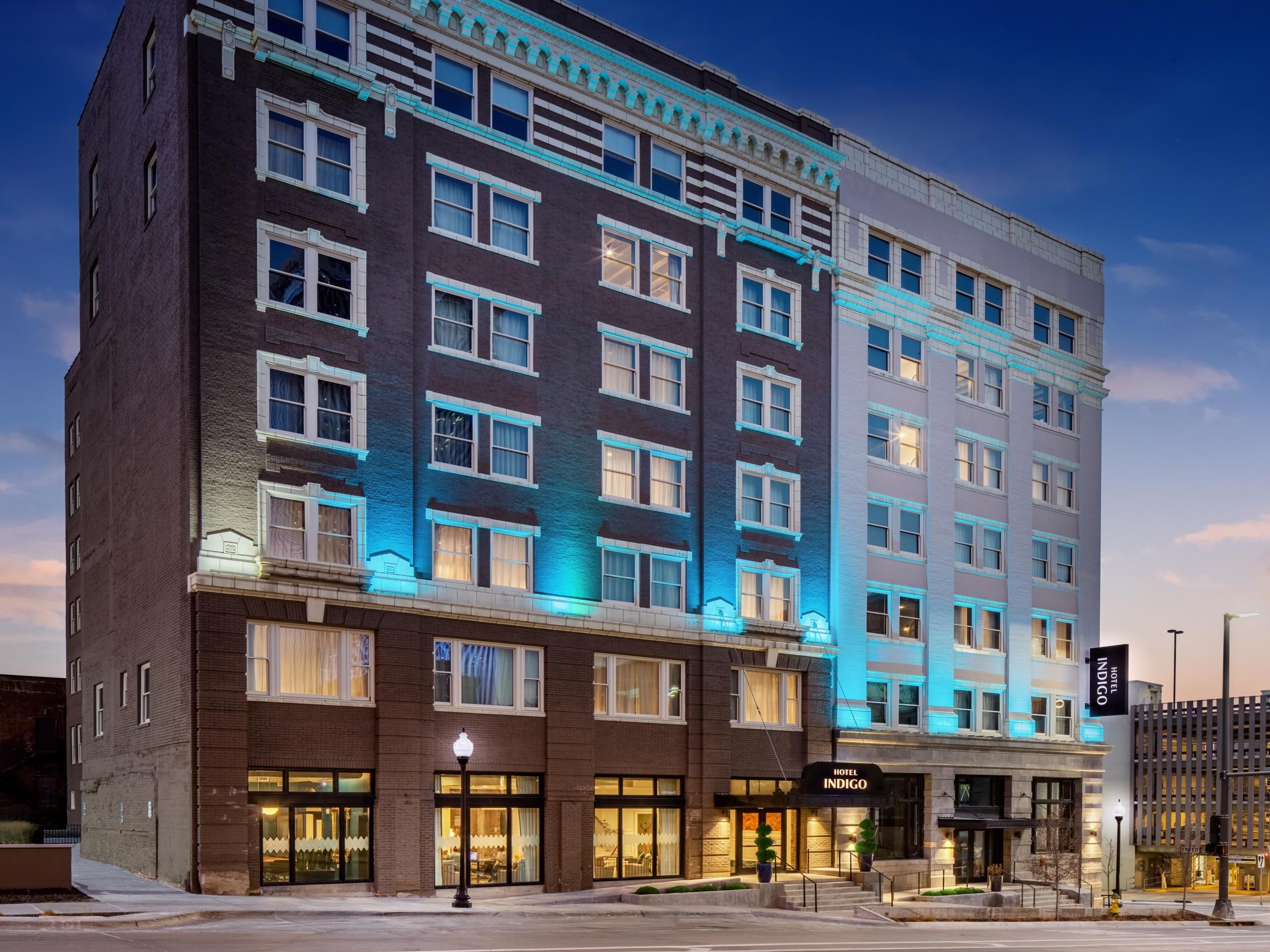 Drive up to the Hotel Indigo with free airport shuttle