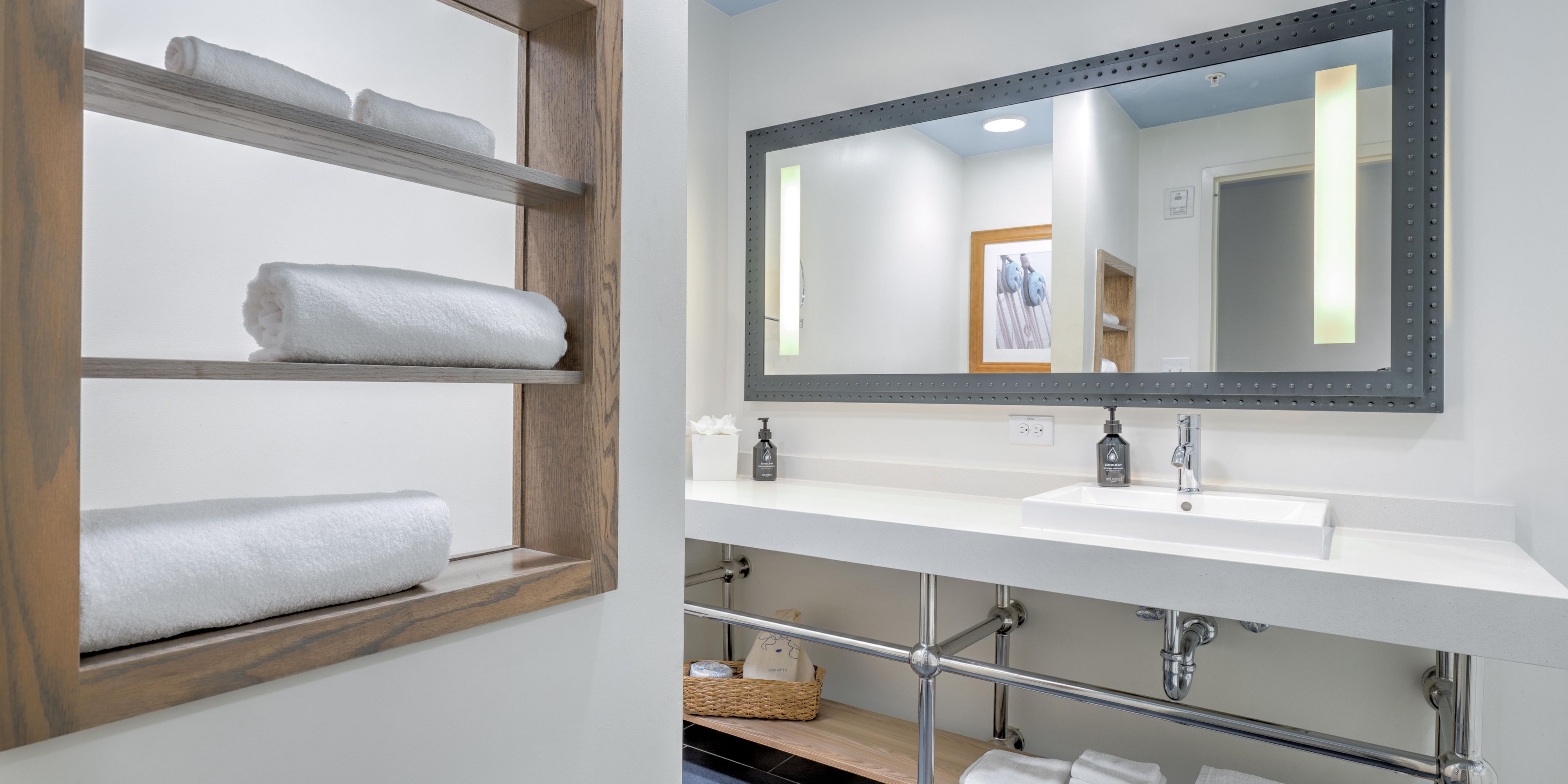 Standard King or Two Queen bathroom