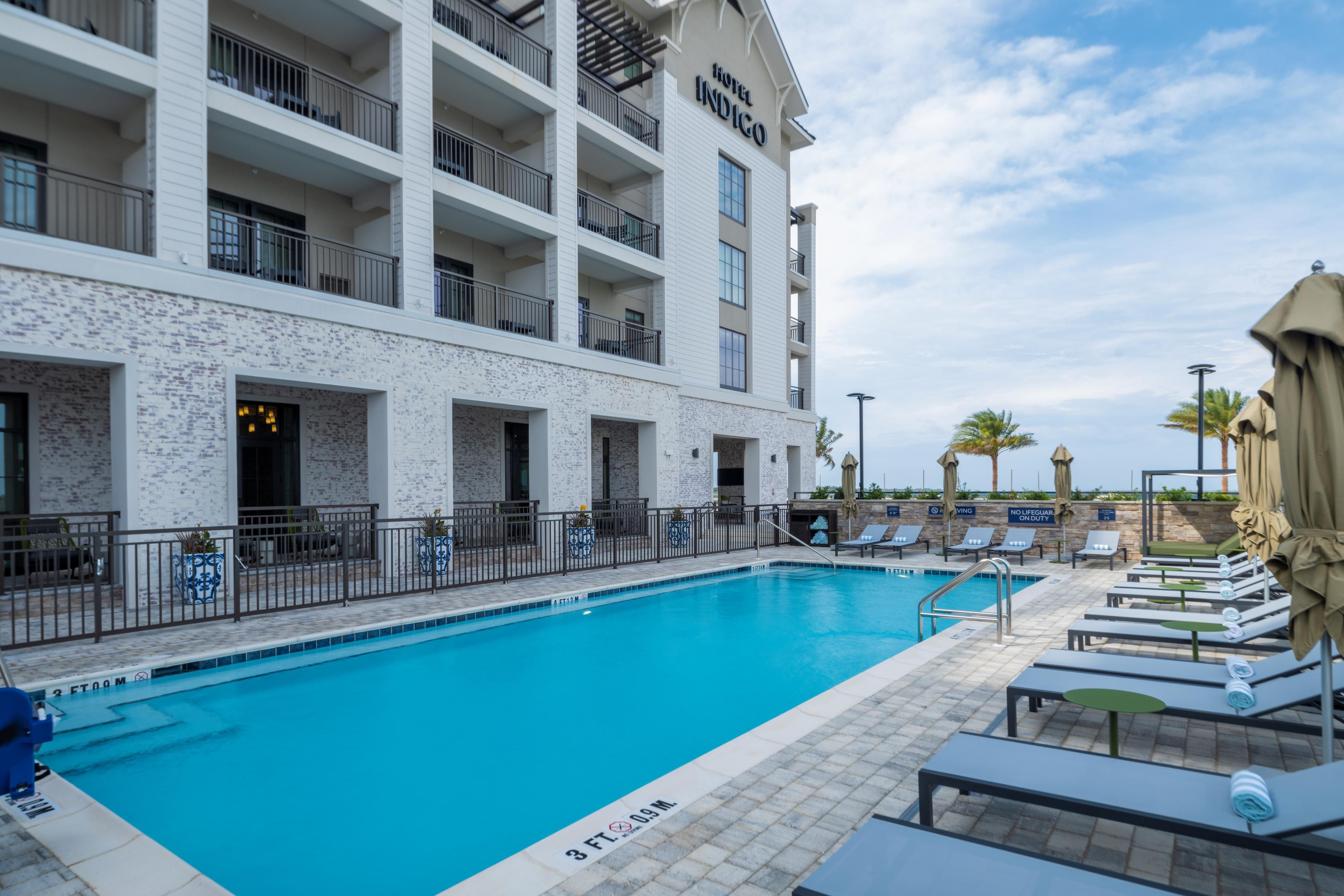 Experience our serene waterside pool with a sun deck and picturesque views of St. Andrew Bay. While you bask in the Florida sunshine, enjoy a snack and beverage from Tarpons restaurant served at the poolside. As the sun sets, sit by the firepit and enjoy the coastal ambiance. Our pool is open from 8:00 a.m. to 10:00 p.m.