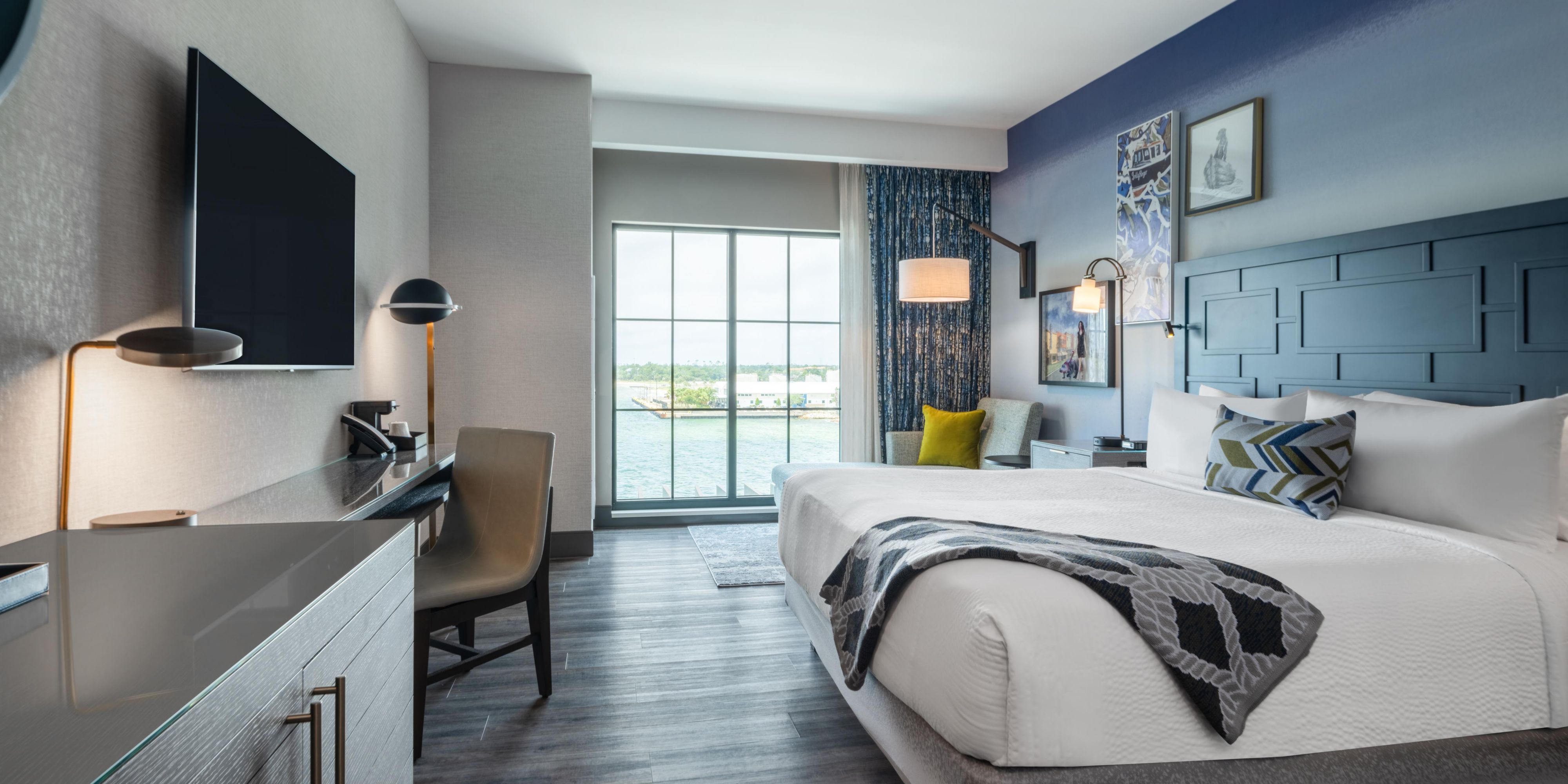 Our Panama City hotel rooms offer thoughtful amenities and design.
