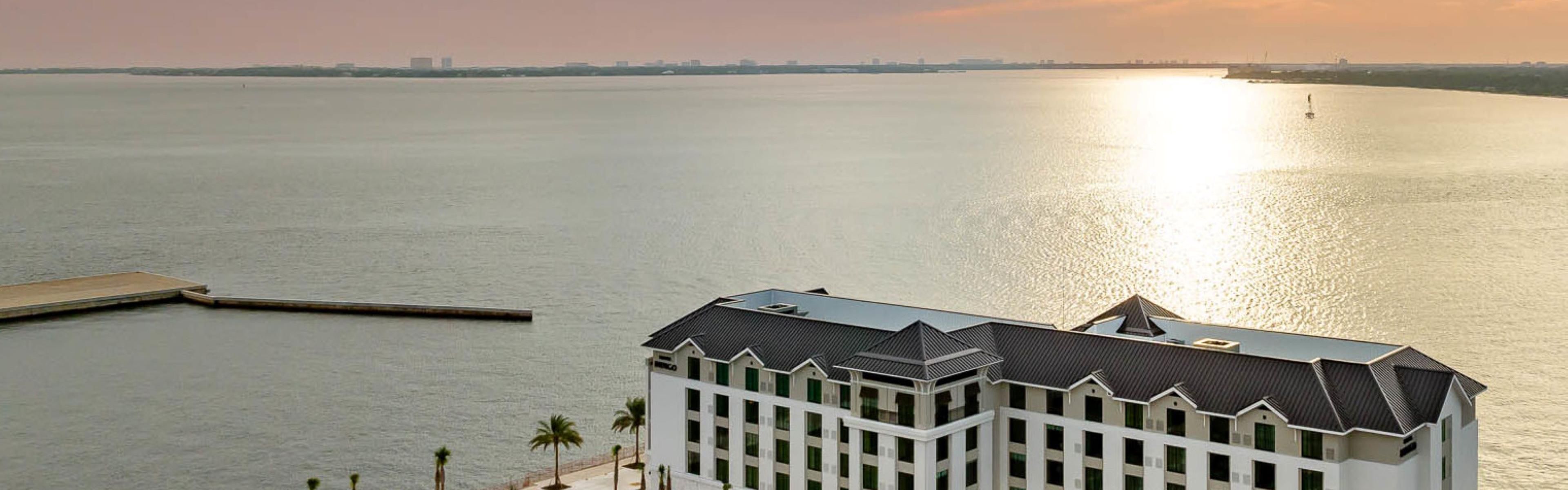 $ hotelInfo.mediaDetails.welcomePhotos.primaryPhoto.caption}