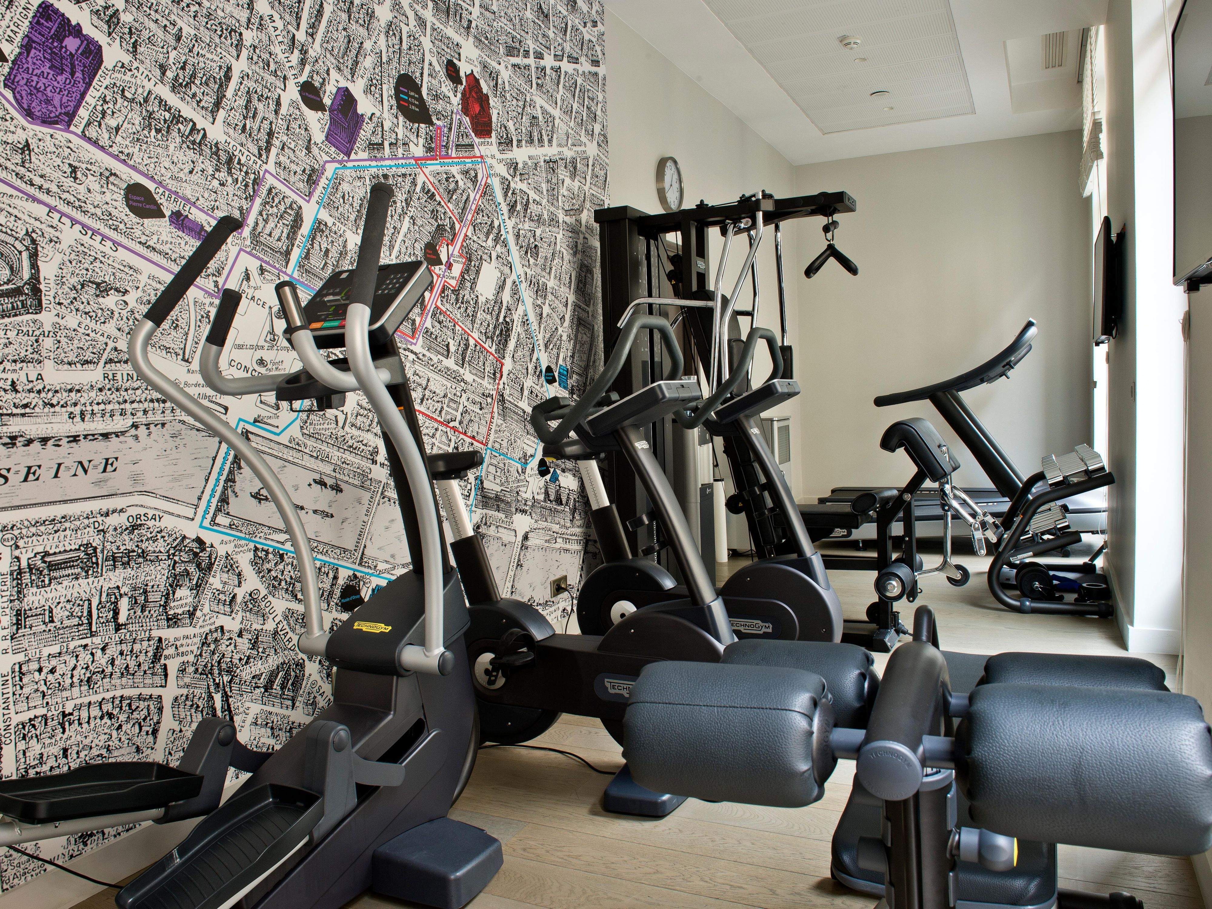 Located on the second floor of the hotel with natural daylight, come and enjoy our machines in our fitness area. This space is free for hotel guests at any time of the day.
