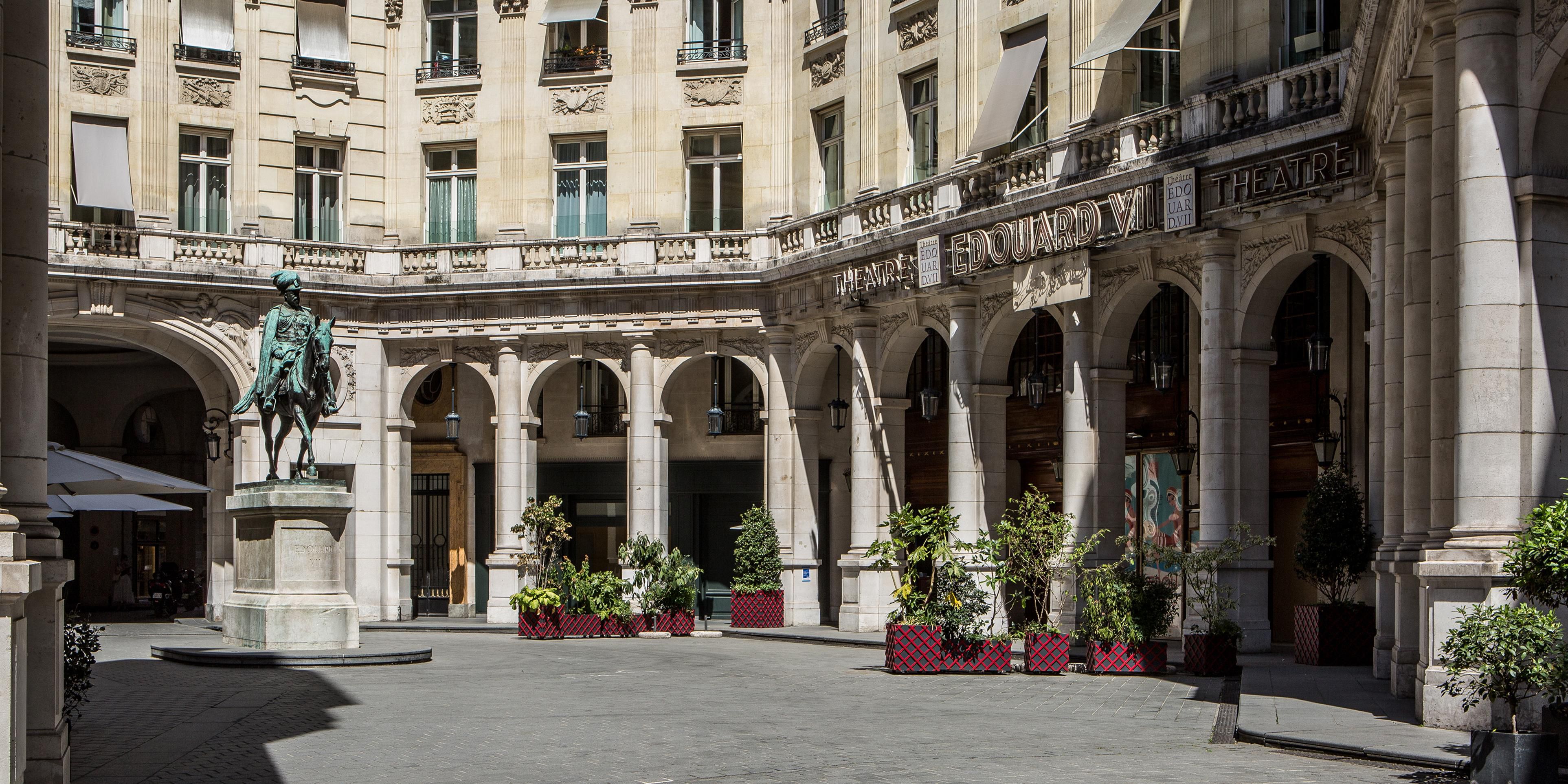 We are located next to the Edouard VII Theater