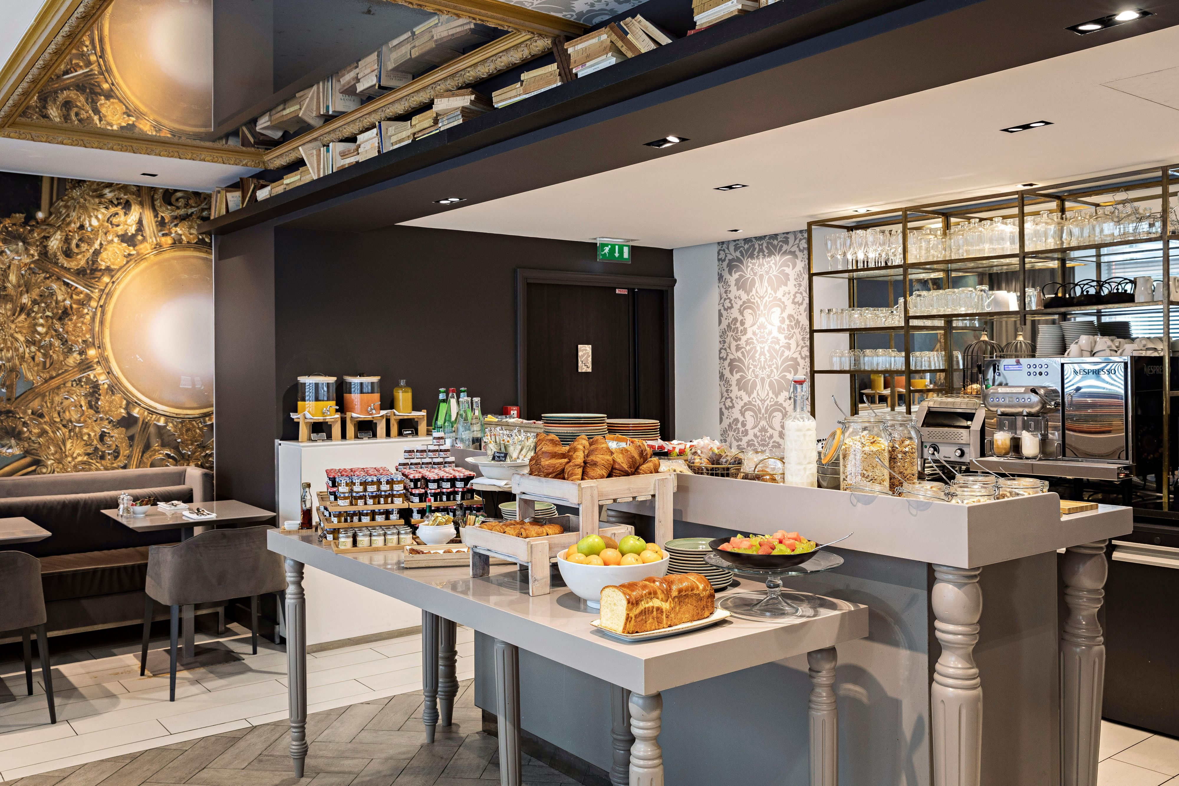 Le petit déjeuner est plus qu’une excellente nourriture. C’est une expérience qui engage tous vos sens. 
Joignez-vous à nous et savourez le meilleur petit-déjeuner du quartier, préparé avec amour et servi avec le sourire.
