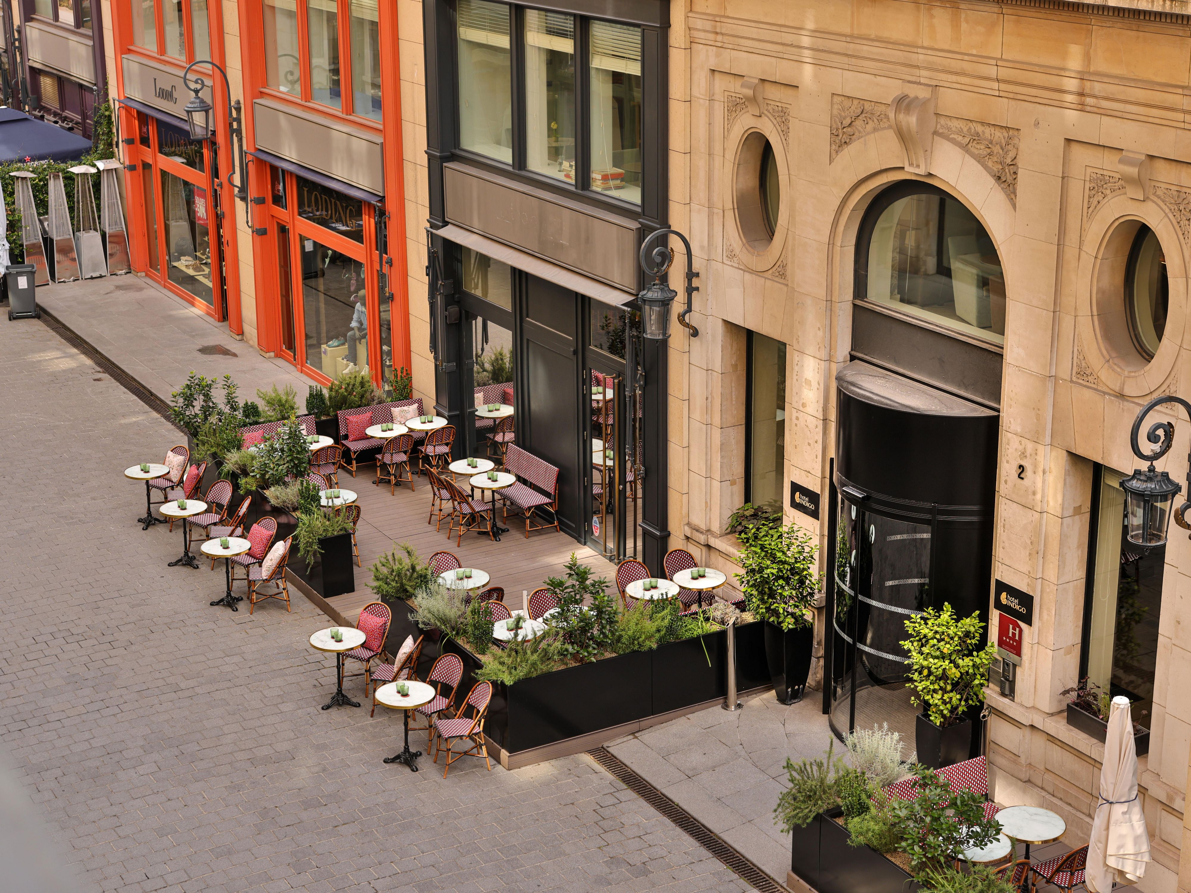 Come and enjoy the peace of our terrace 