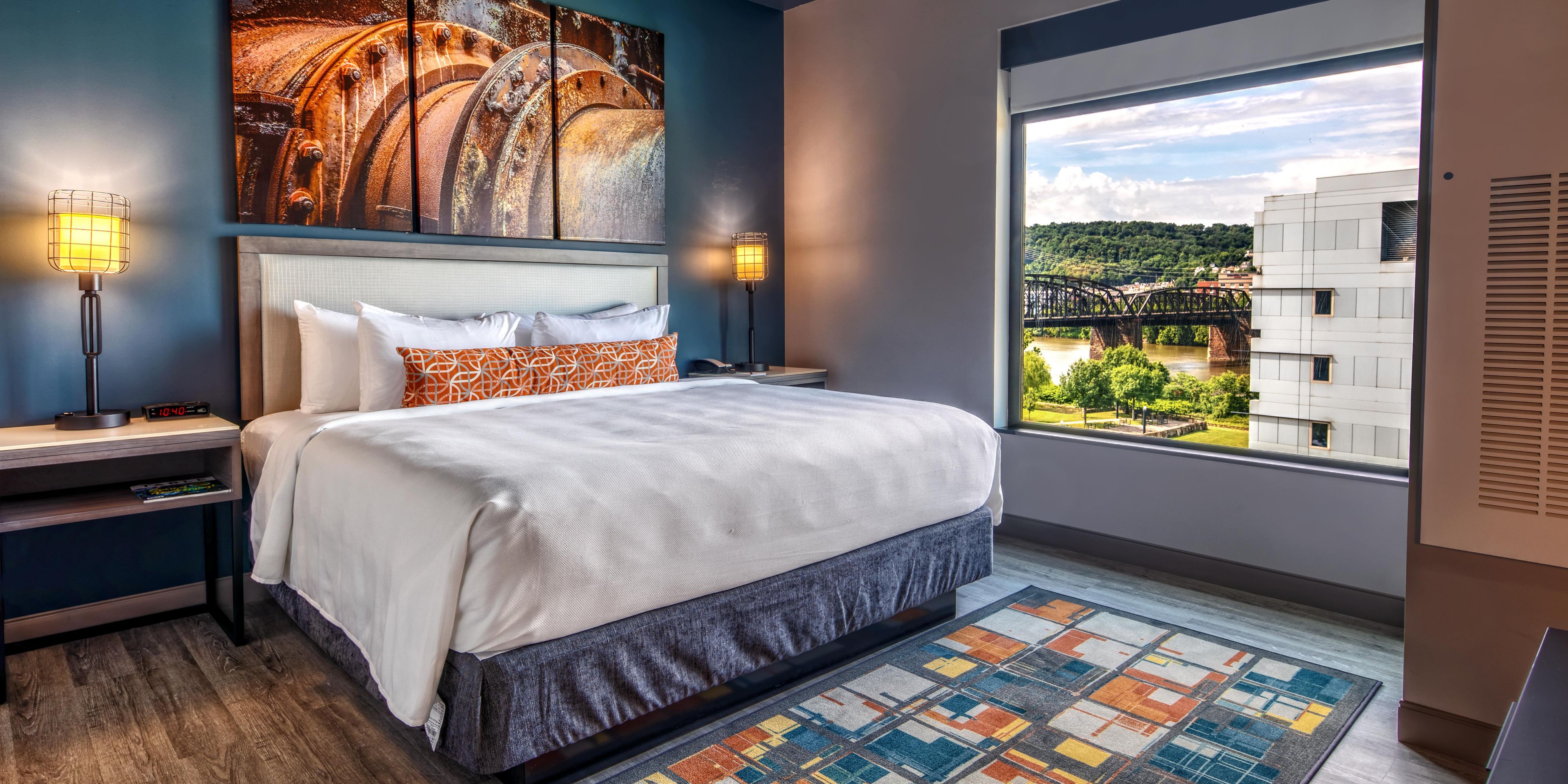 Executive king room with view of bridge at Hotel Indigo Pitts Univ