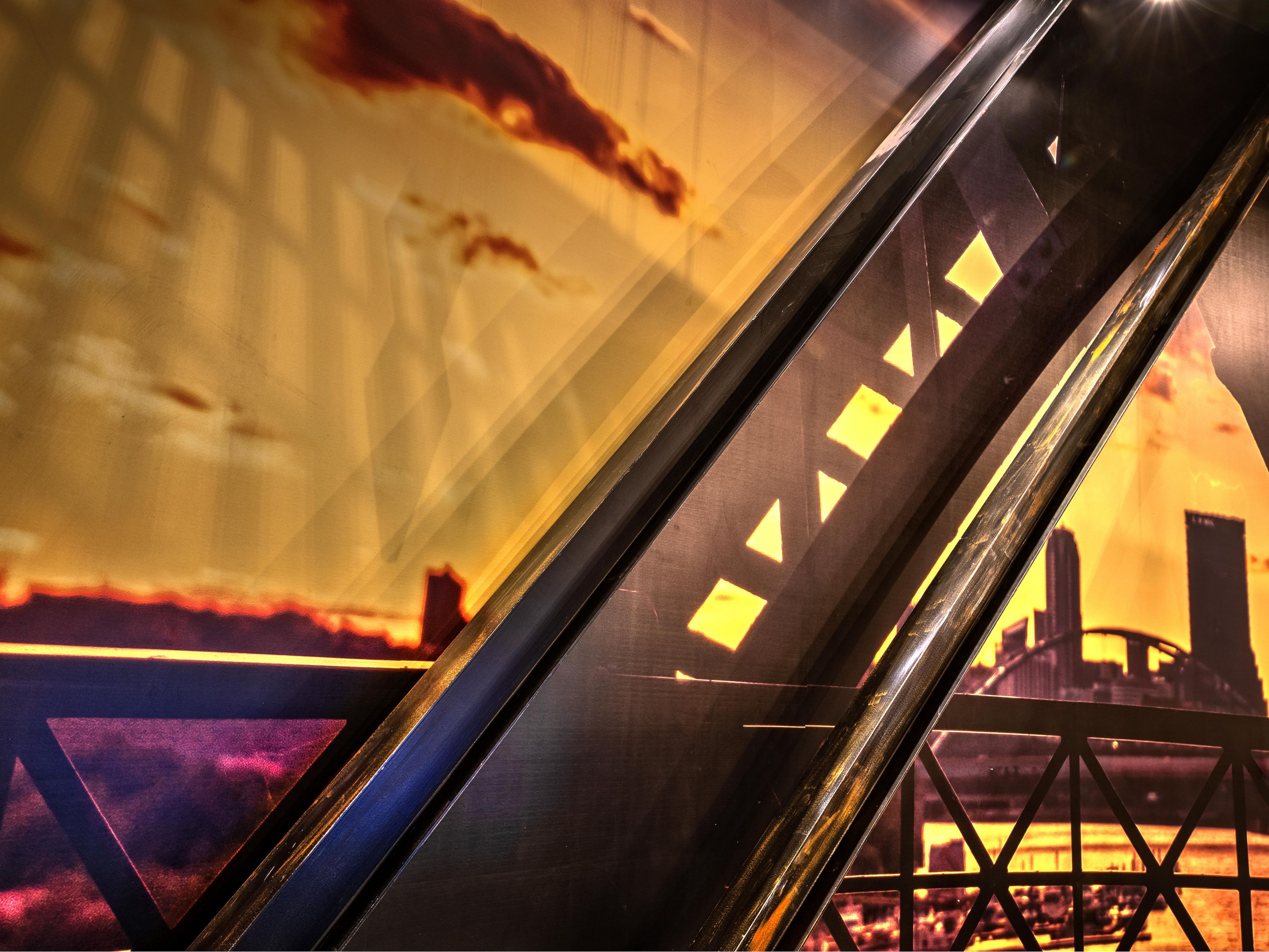 Conveniently located with easy access to Interstate 376, our hotel is perfectly situated between the vibrant Southside and Oakland neighborhoods of Pittsburgh. Our prime location puts you close to several universities, hospitals, top local attractions, shopping, and dining. We are your gateway to all the wonderful things Pittsburgh has to offer.
