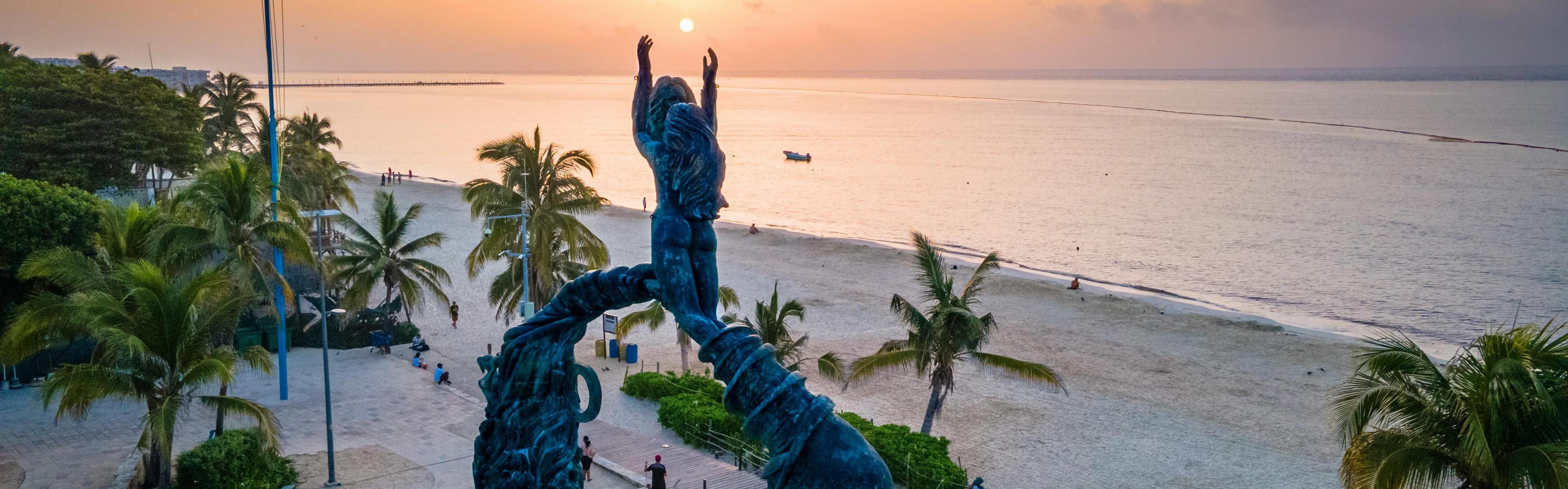 Sculpture Portal Maya, Quinta Avenida, Playa del Carmen