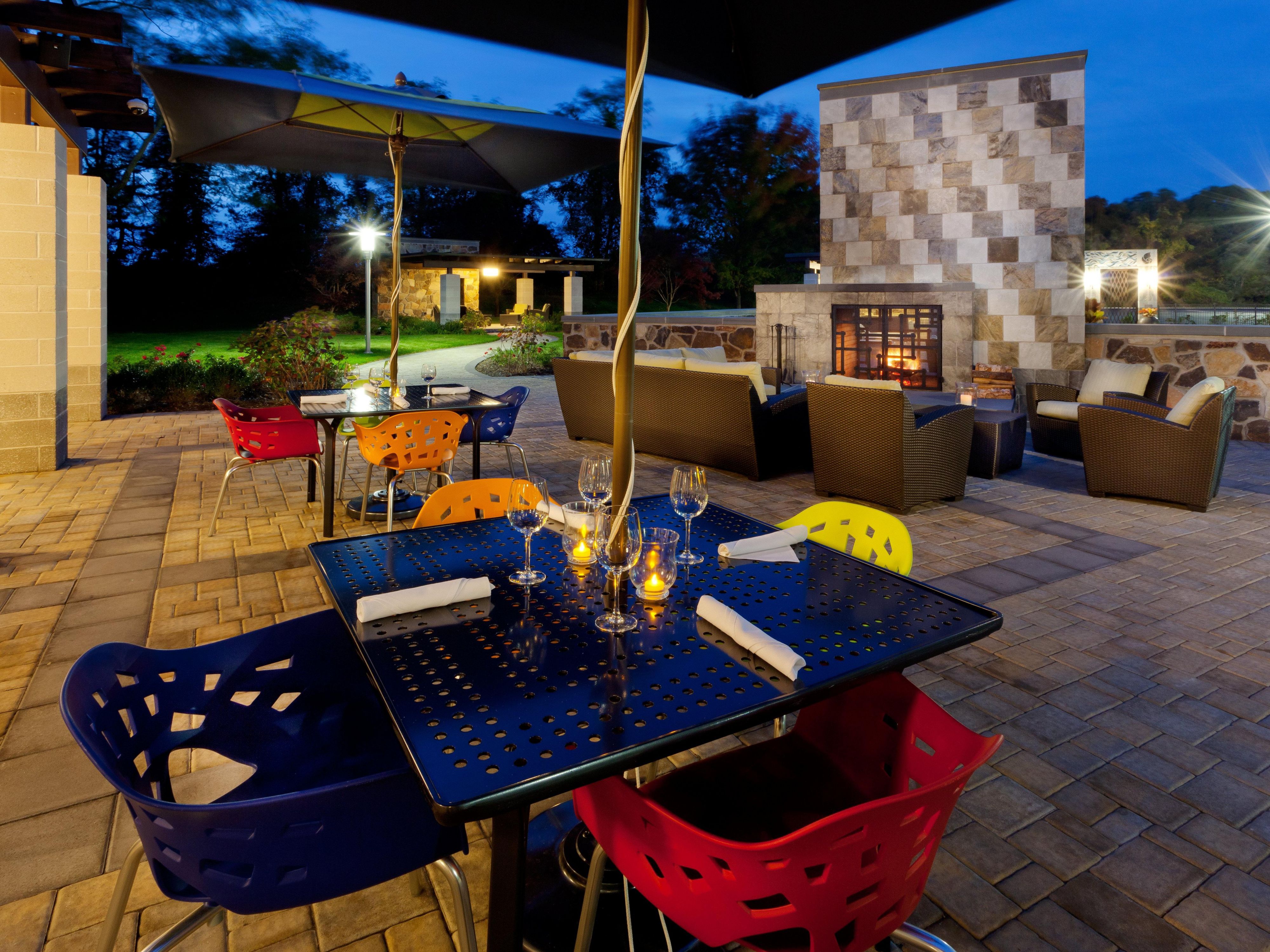 Order a drink, soak up the sunshine, or rent a private cabana. With poolside service from Bistro 72, firepits, and plenty of places to unwind, the outdoor pool is one of the most-loved spaces at our hotel.