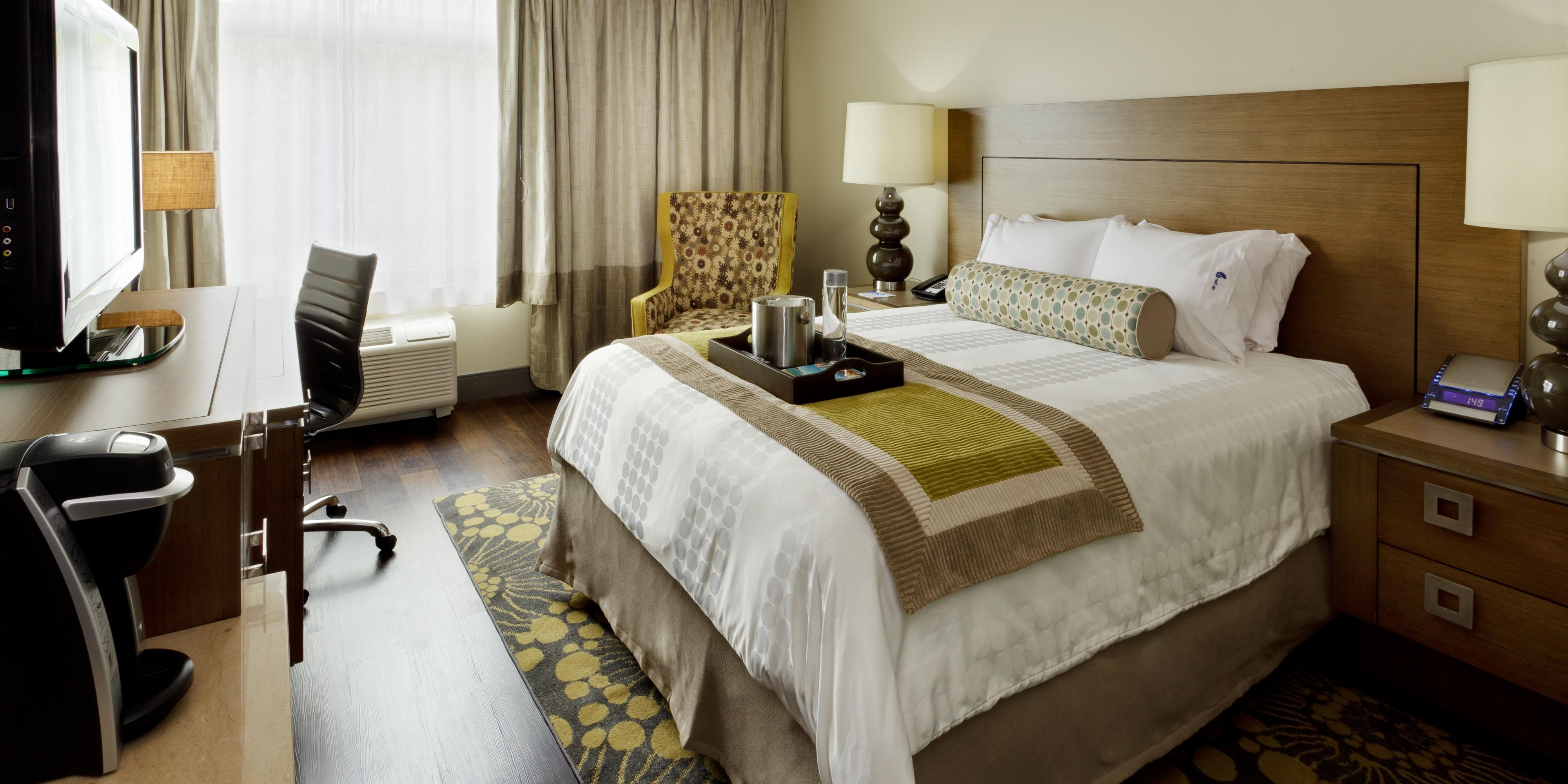 Queen Bed Guest Room