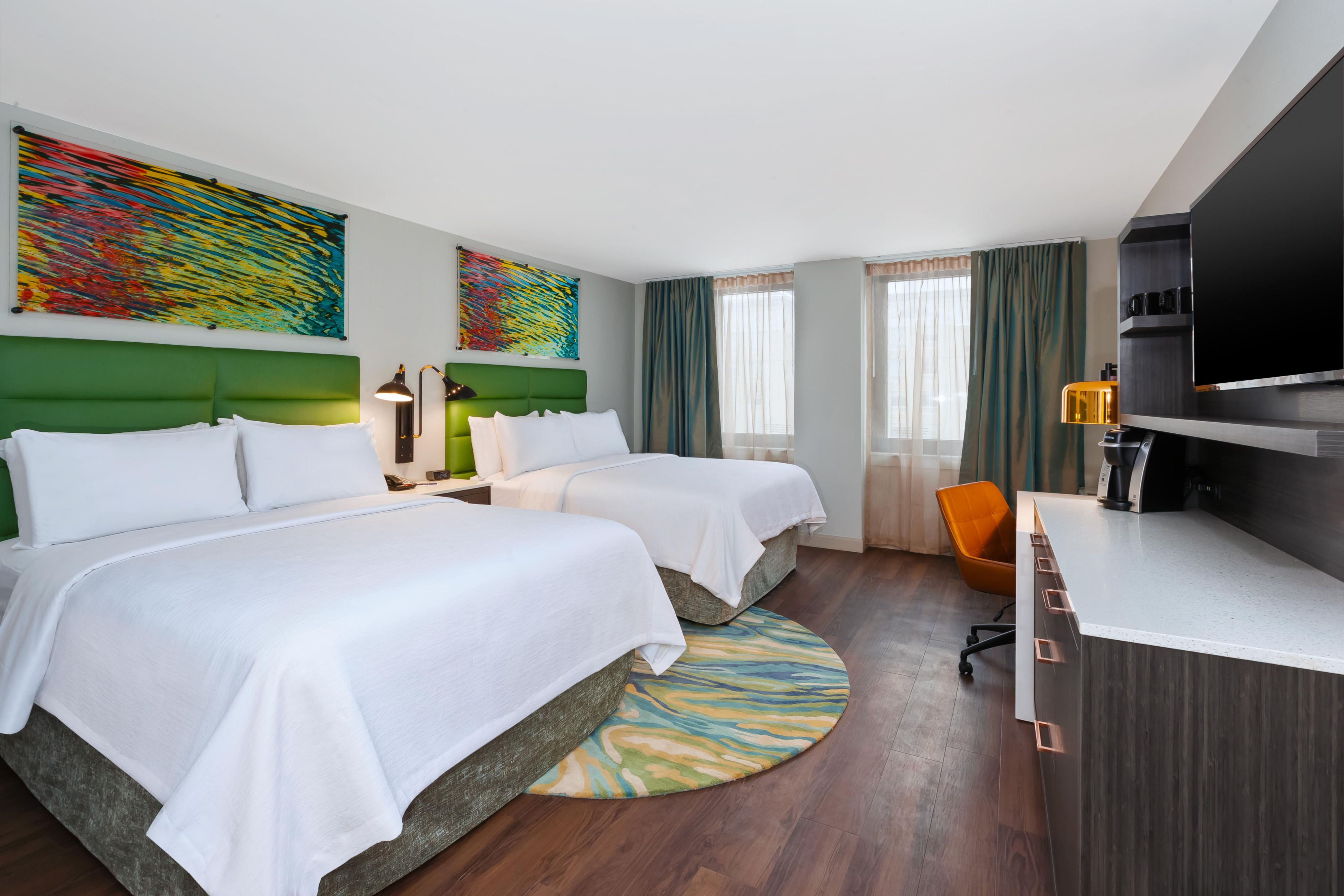 Hotel Indigo Downtown Rochester is the perfect location for anyone traveling to Mayo Clinic.  Once you arrive and park in the adjoining parking ramp you will be within walking distance of the Mayo Clinic Campus, entertainment and shopping. Hotel Indigo's boutique style, modern decor and comfortable beds will provide you rest and relaxation.