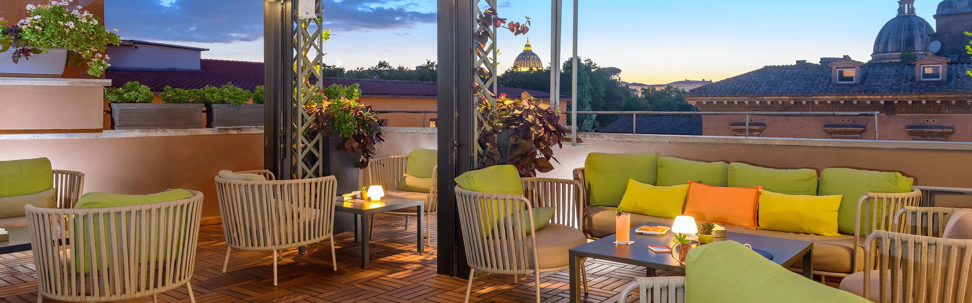 $hotelInfo.mediaDetails.welcomePhotos.primaryPhoto.caption}