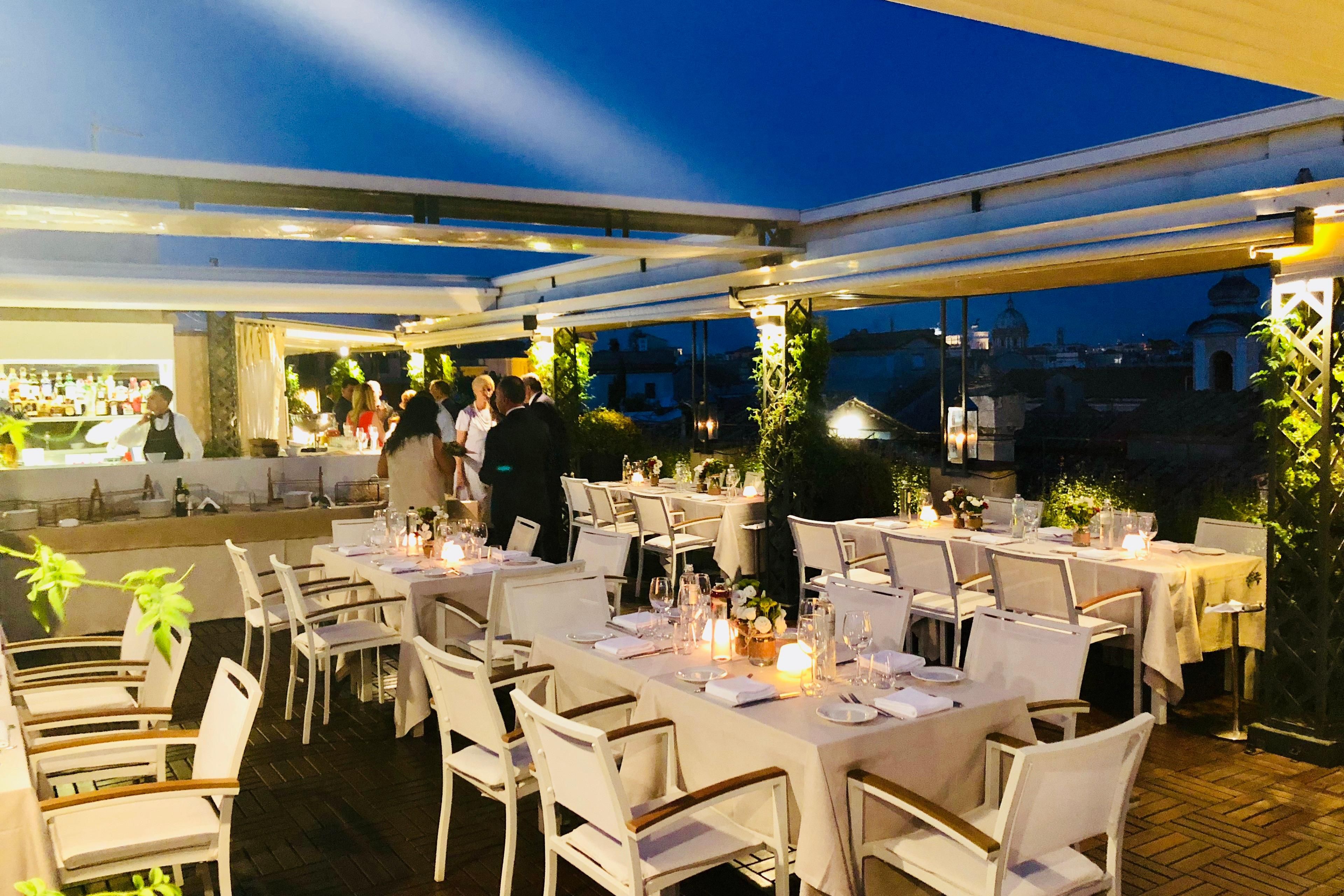 Our restaurant offers original solutions and flexible spaces for any event, whether it be a special occasion celebration, a gala dinner, or a business lunch. In summer, the amazing outdoor spaces such as the internal courtyard, mezzanine terrace, and roof terrace offer the opportunity to enjoy the amazing views of Rome.