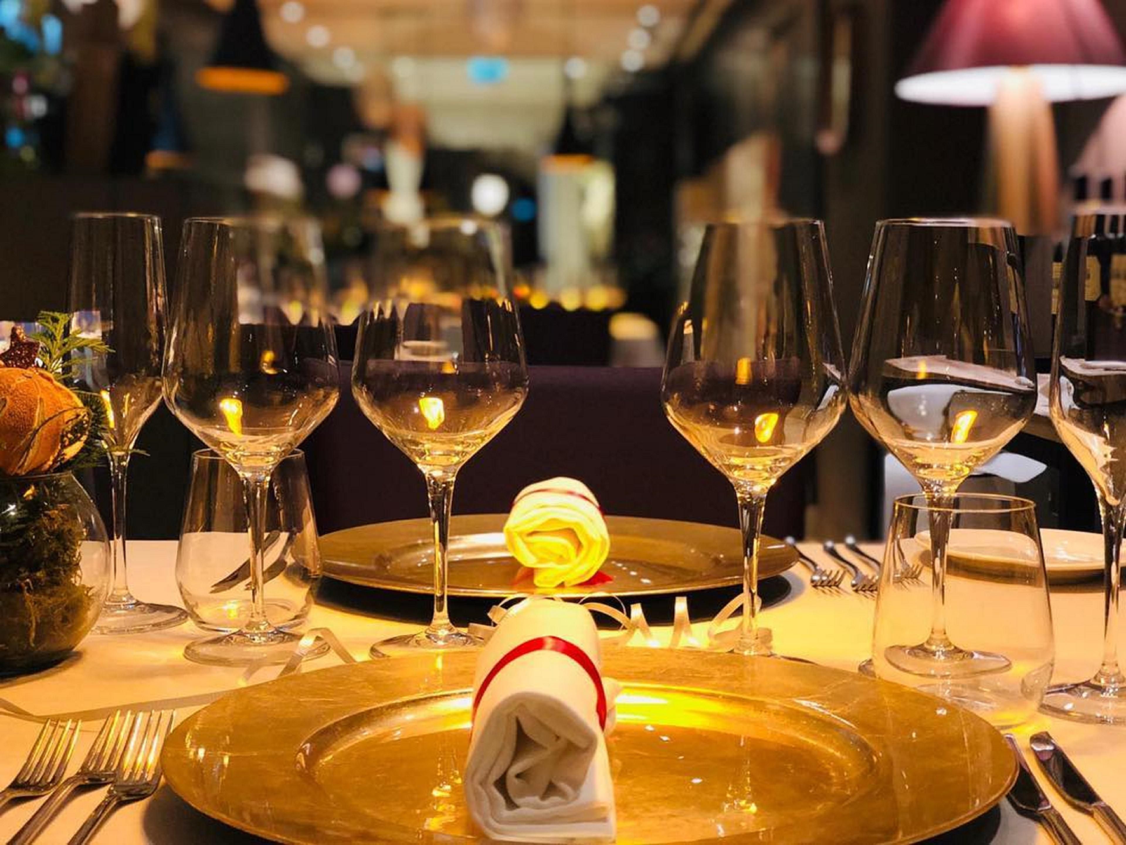 Celebrate with us at the I Sofà Bar Restaurant & Roof Terrace. Enjoy our festive season programme set in the elegant atmosphere of our restaurant and toast to tradition with great food, family and friends.