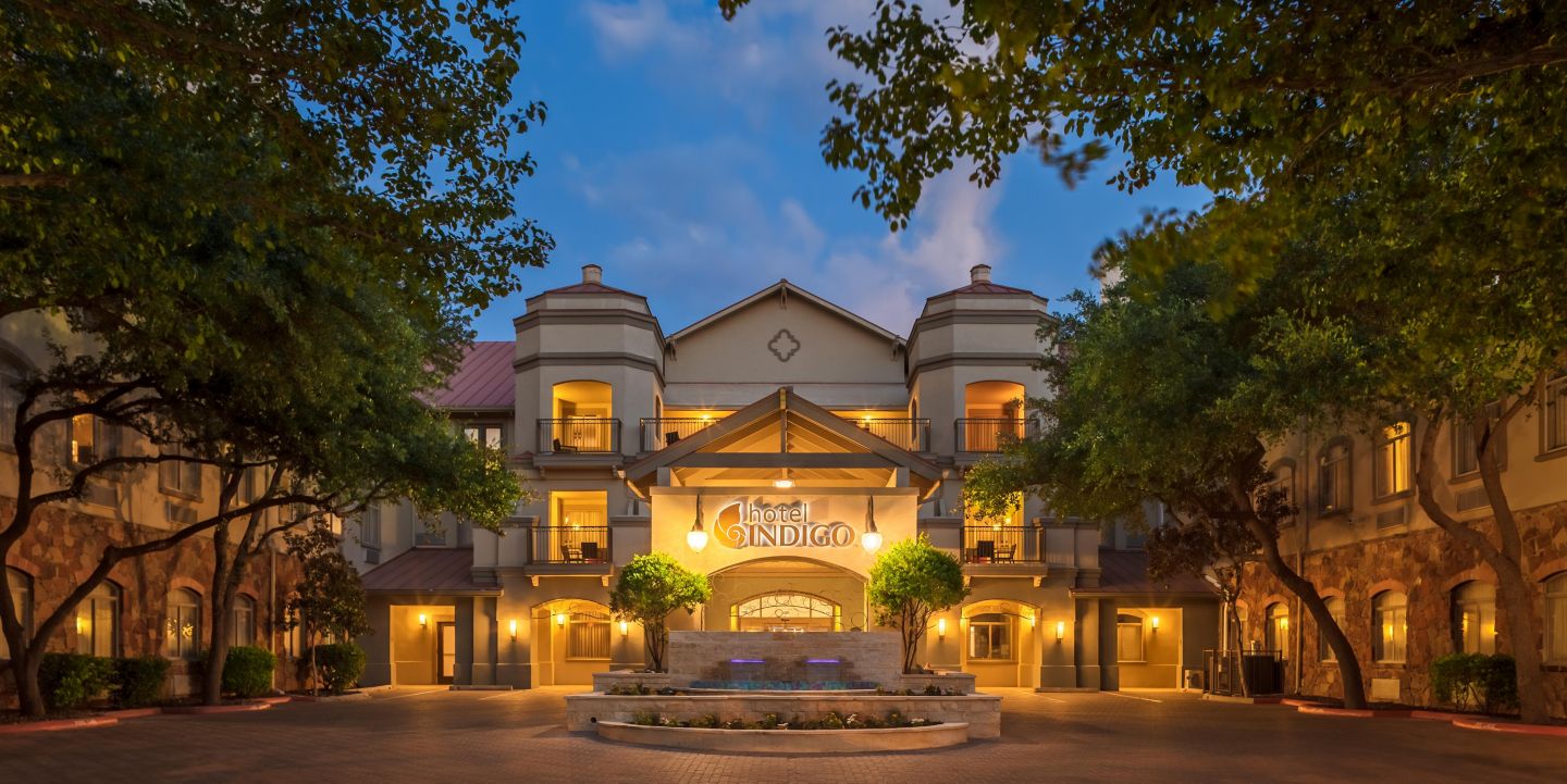 San Antonio Riverwalk Hotels | Hotel Indigo San Antonio-Riverwalk