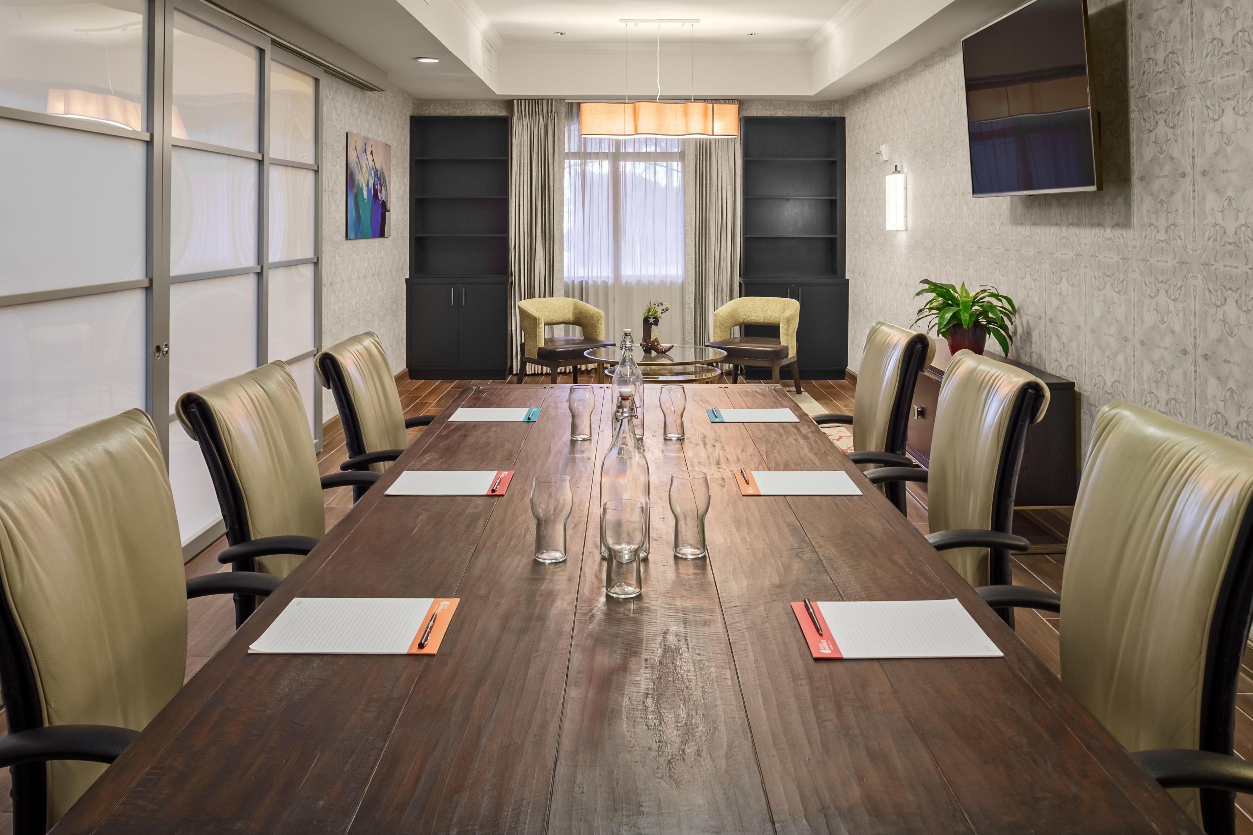 Host your next meeting or social event in our newly renovated meeting space.  Enjoy complimentary event parking through December 31, 2020.