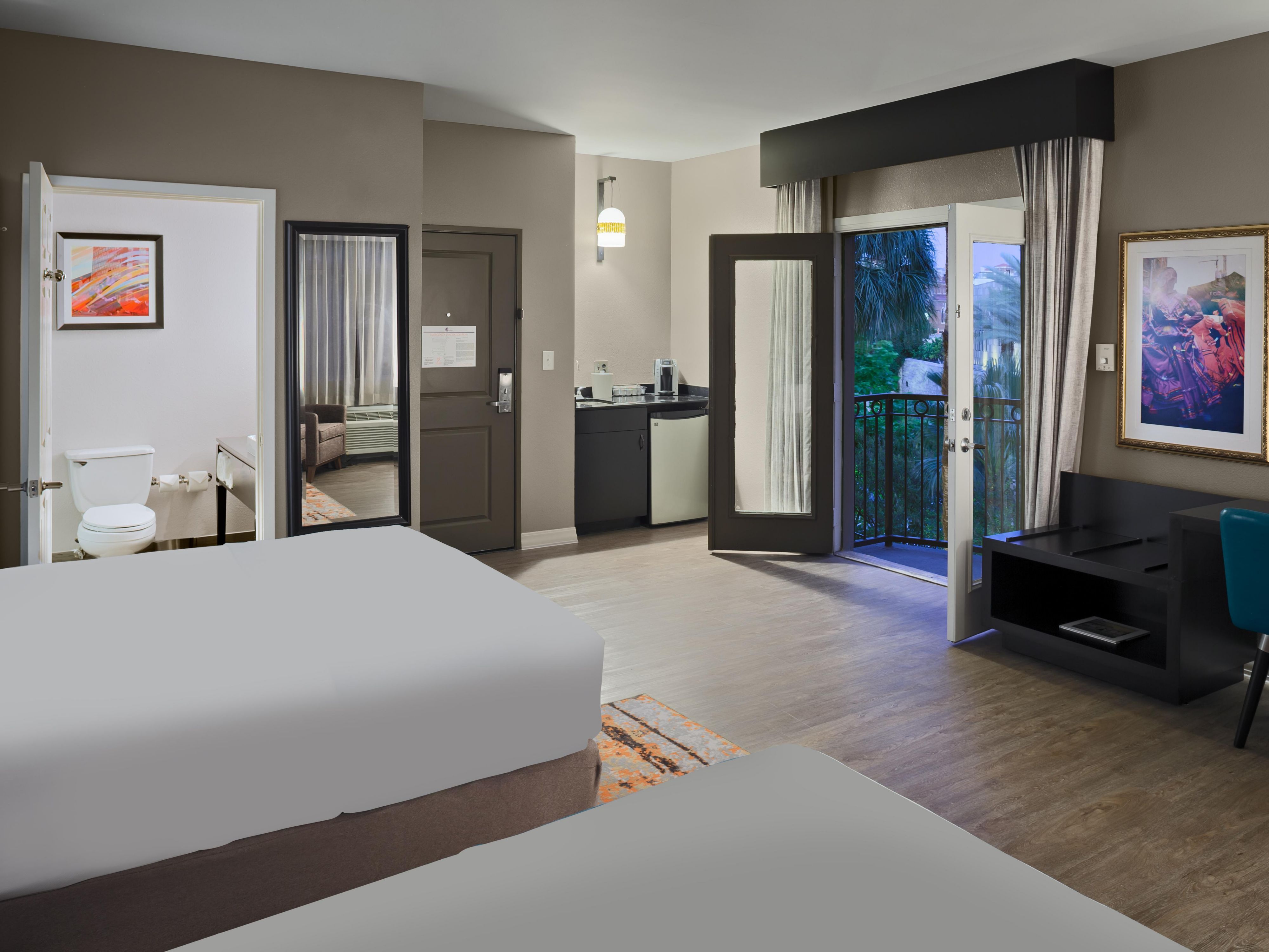 Queen Bed Guest Room