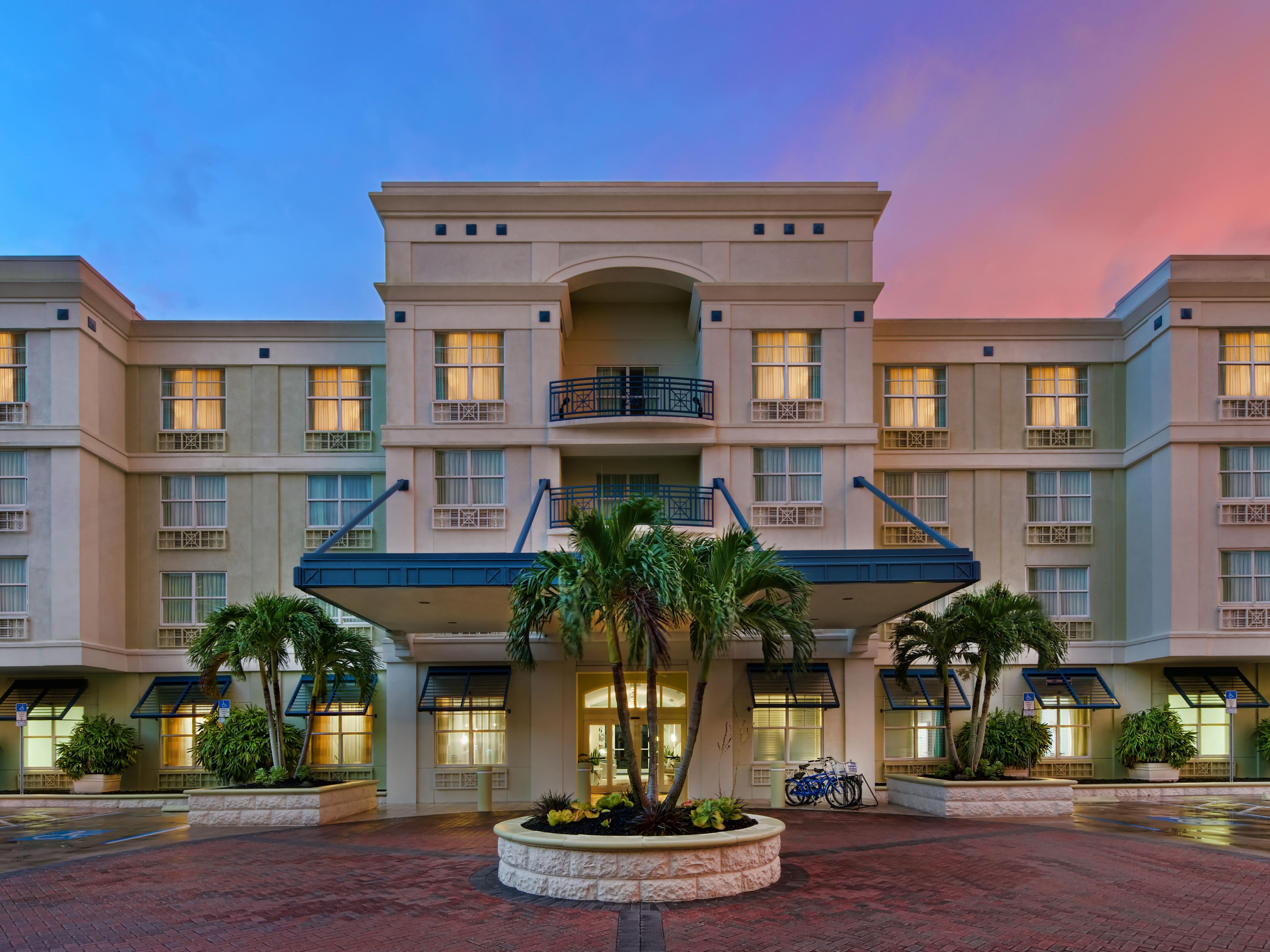 voco Sarasota has enhanced our commitment to our guests. That means clean, well maintained, clutter-free rooms and public spaces that exceed your expectations. If this is not exactly what you find when you arrive, then we promise to make it right. We are here to ensure you have a safe and memorable experience.