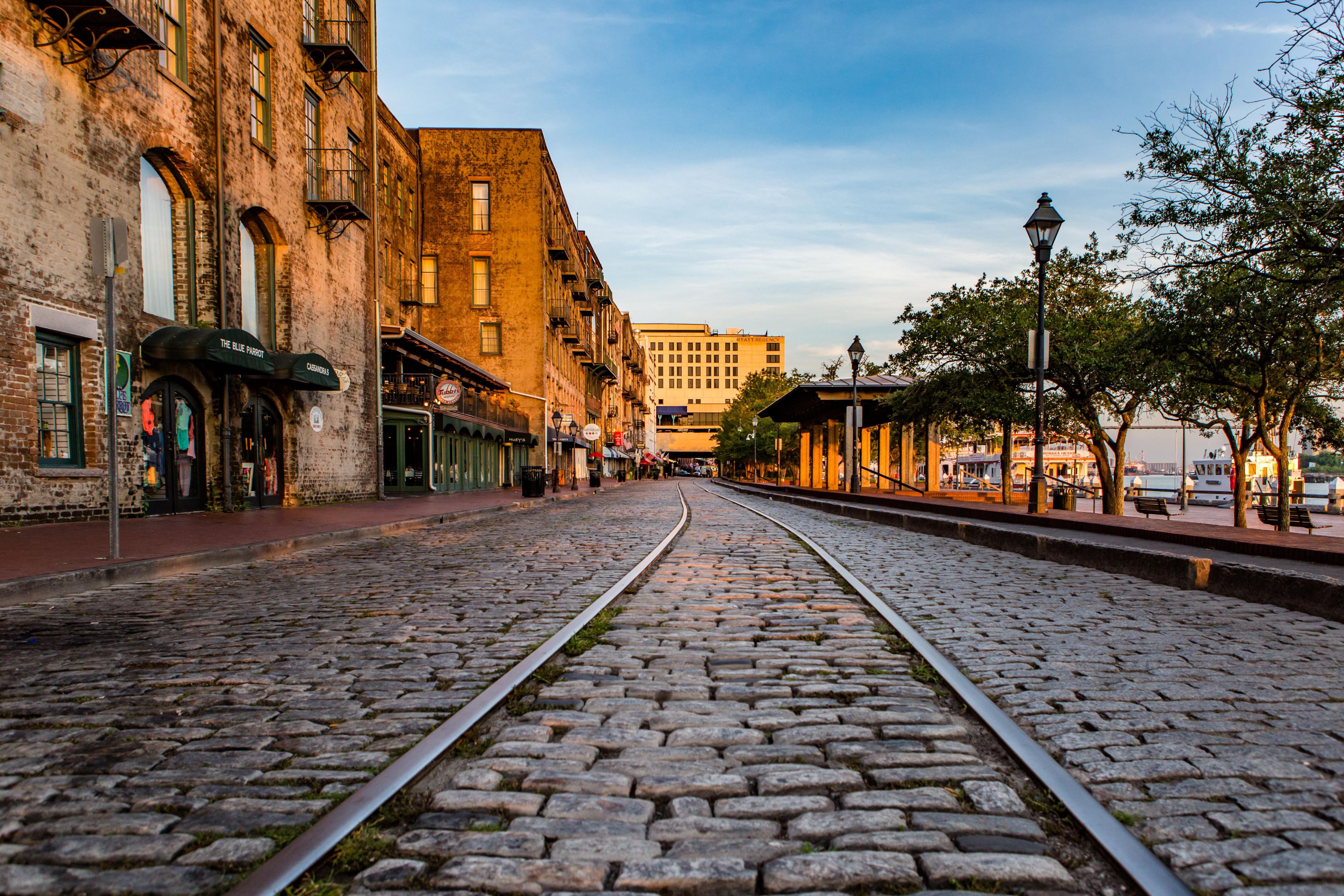 Your stay at Hotel Indigo Savannah Historic District places you just steps from the city’s most popular features and attractions.  City Market is directly adjacent to us, while River Street and Broughton Street Shopping are less than two blocks away.