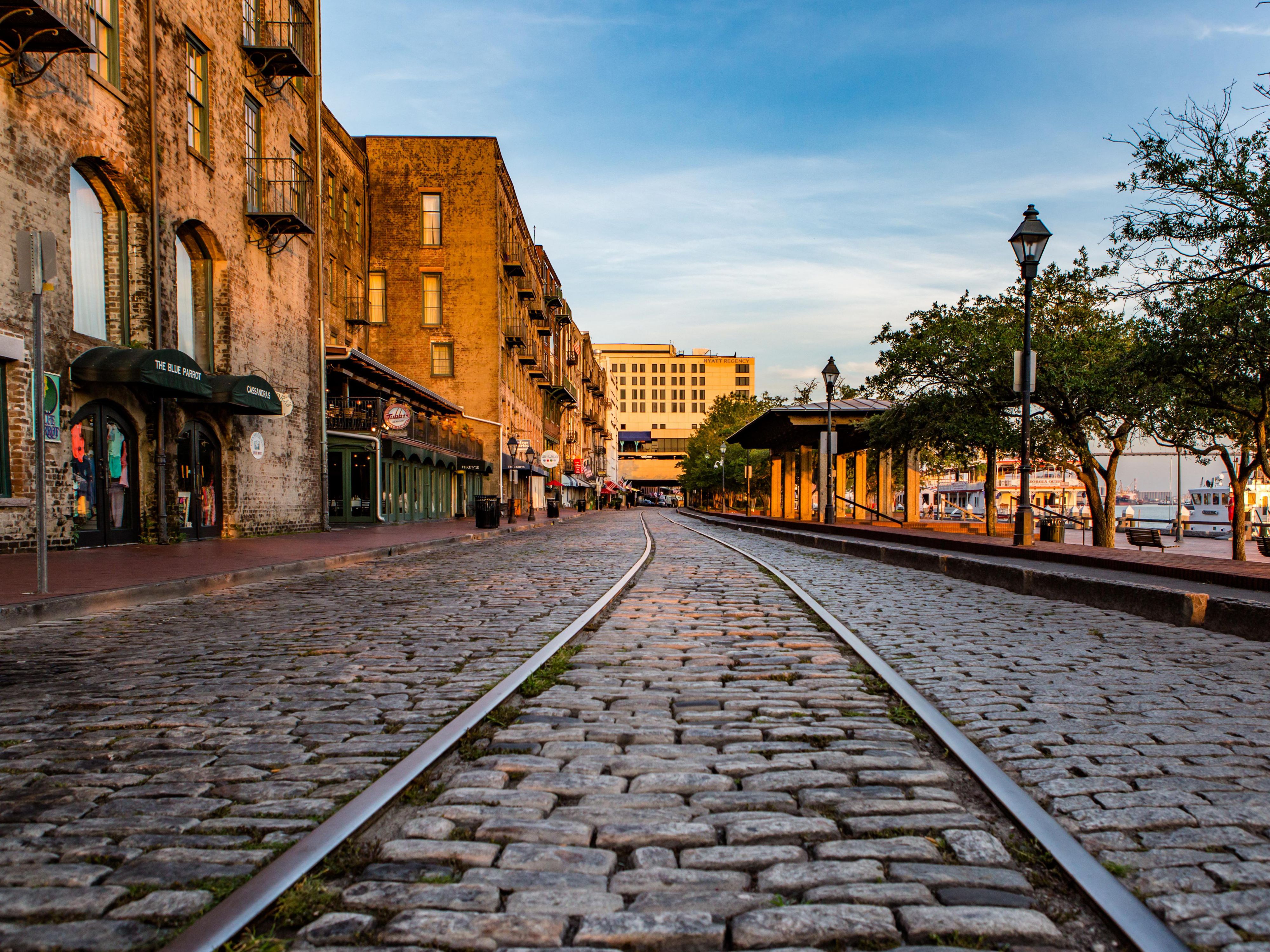 Your stay at Hotel Indigo Savannah Historic District places you just steps from the city’s most popular features and attractions. City Market is directly adjacent to us, while River Street and Broughton Street Shopping are less than two blocks away.