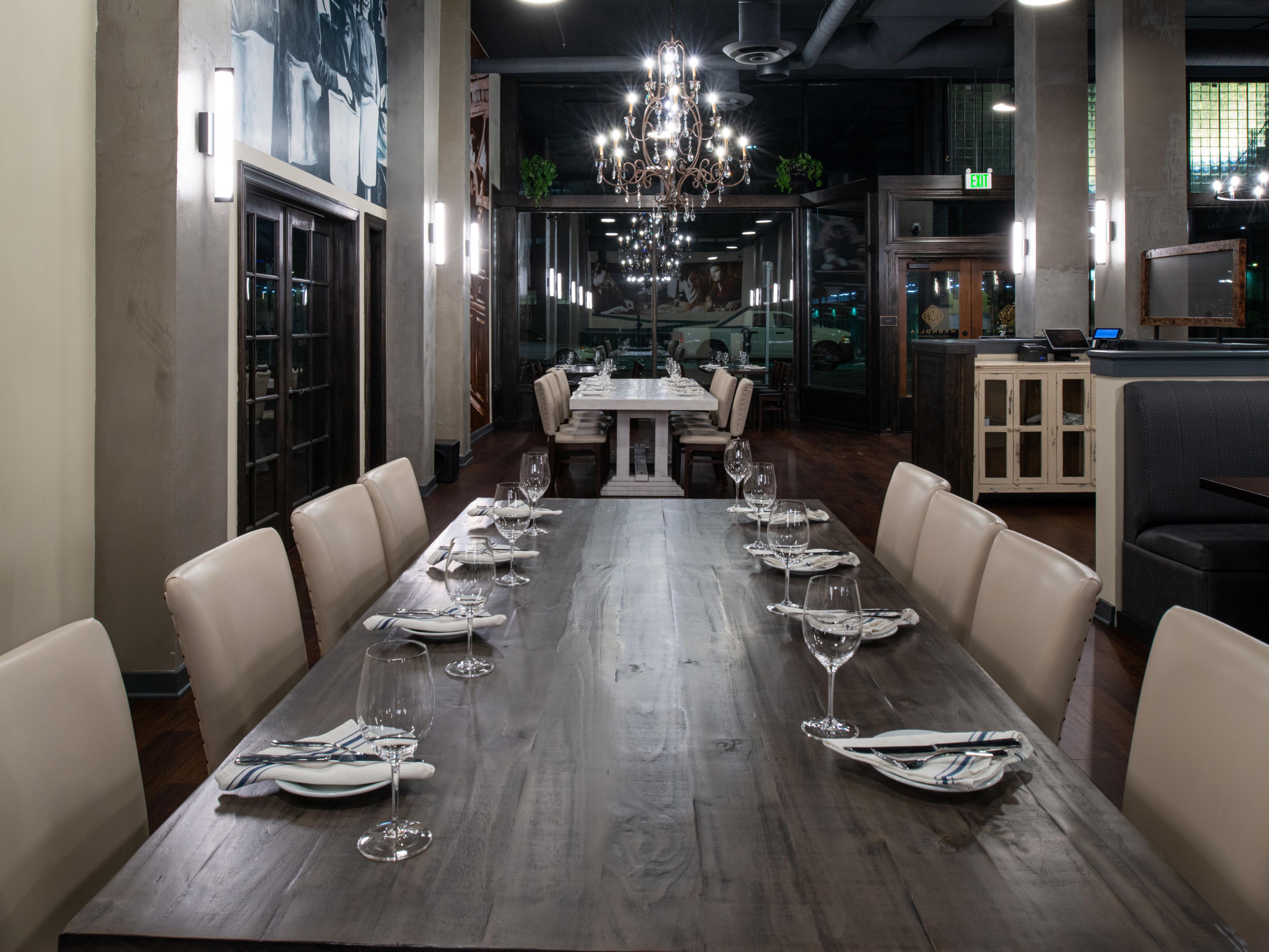 Enjoy dinner and drinks at Hotel Indigo downtown hotel Spokane 