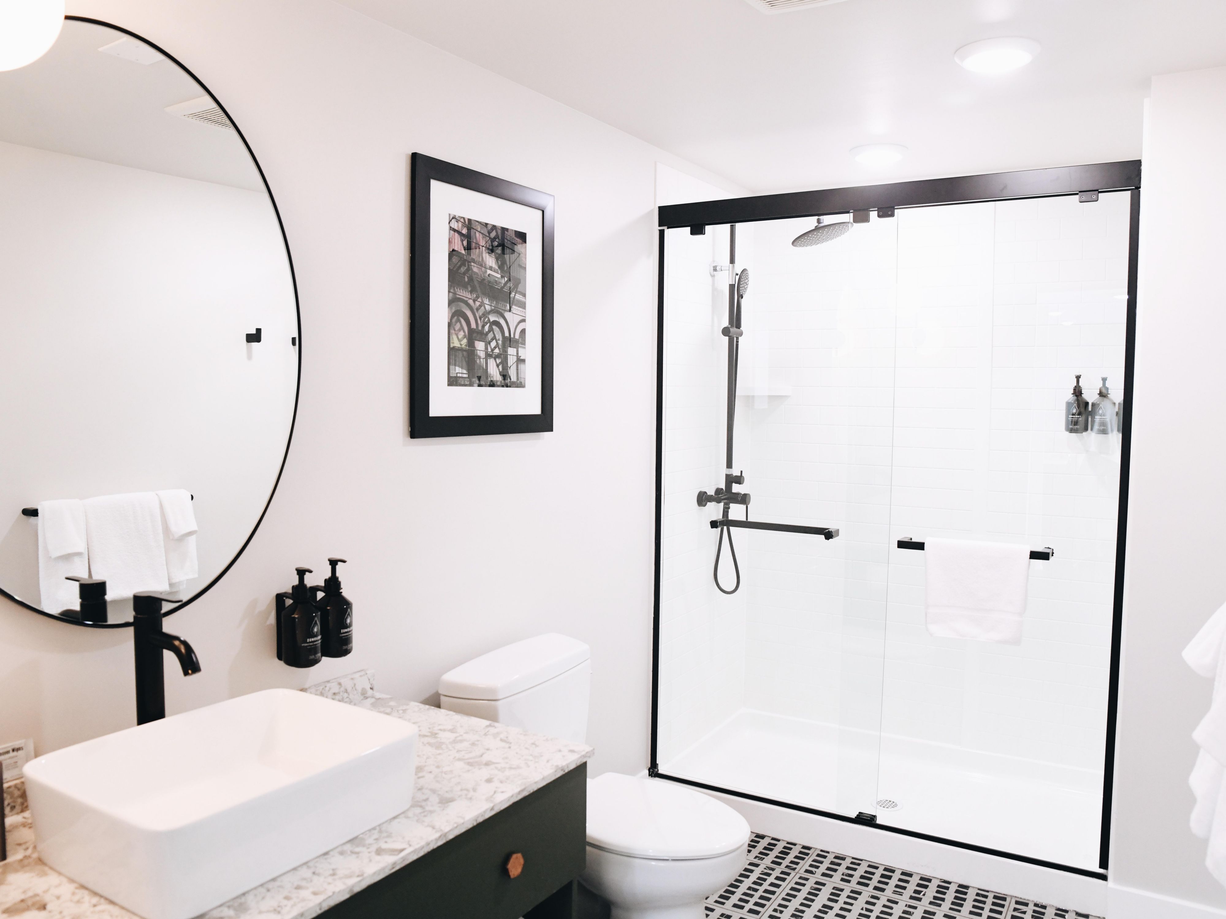 King Balcony Suite Bathroom