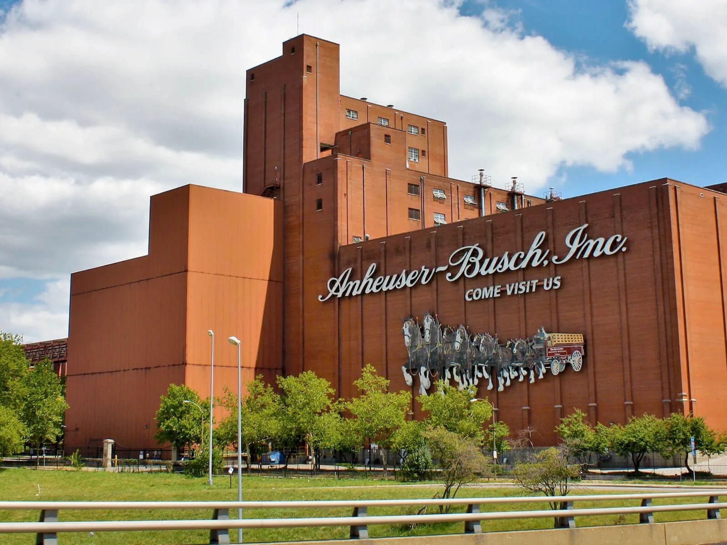 Tour the Anheuser-Busch Brewery Experience 