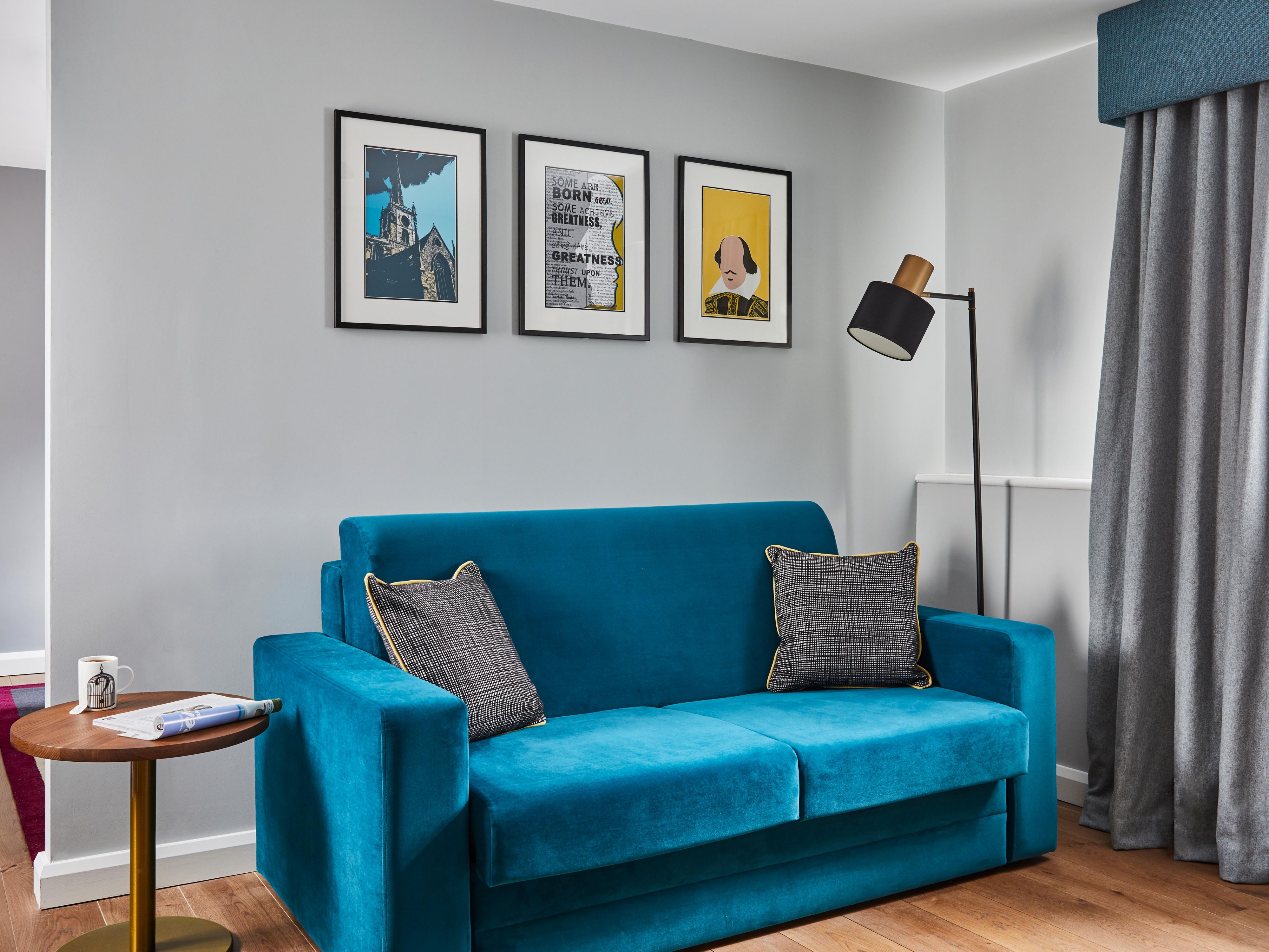 Contemporary Design King Suite Living Room