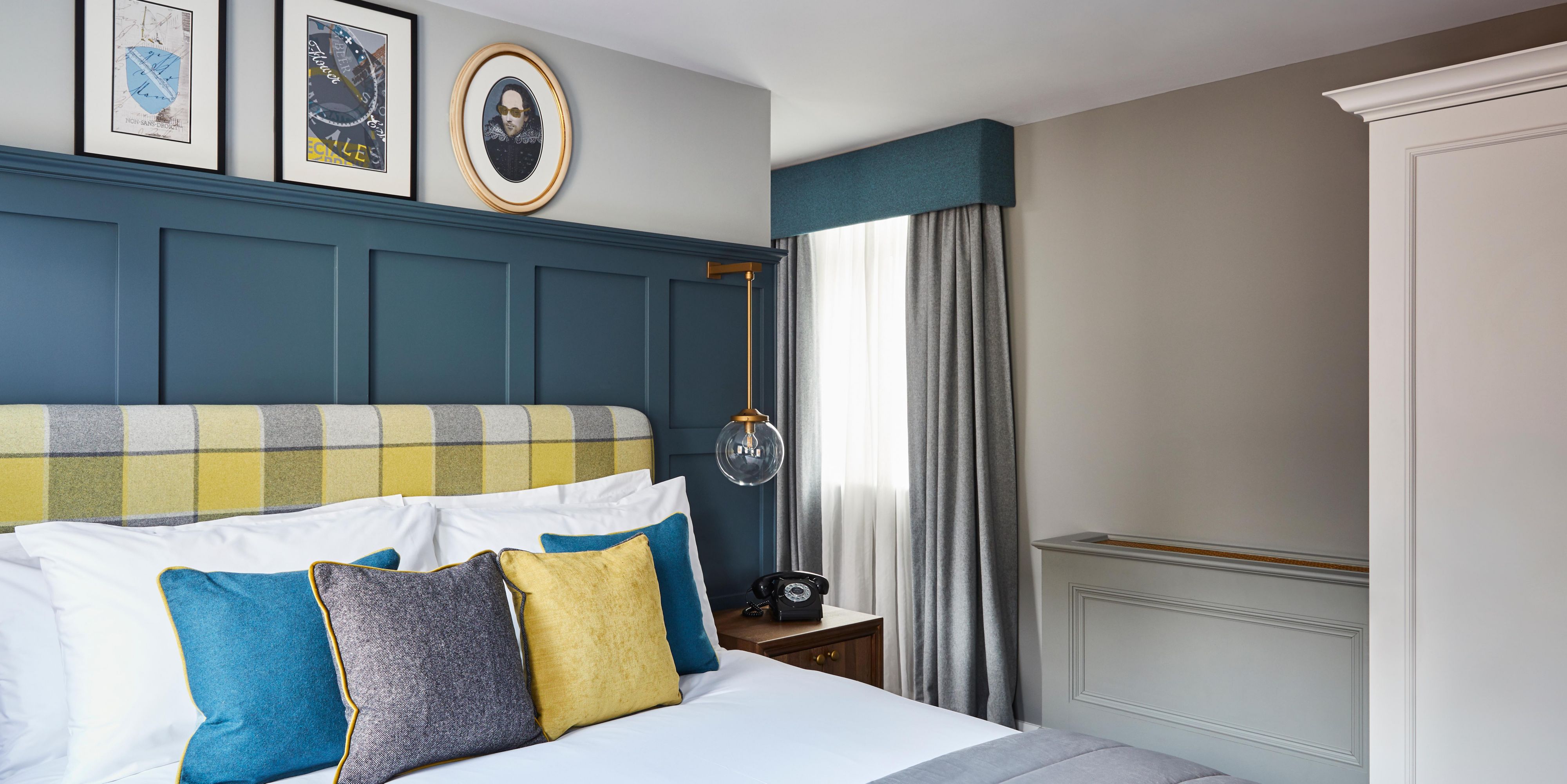 Contemporary Design King Suite Bedroom
