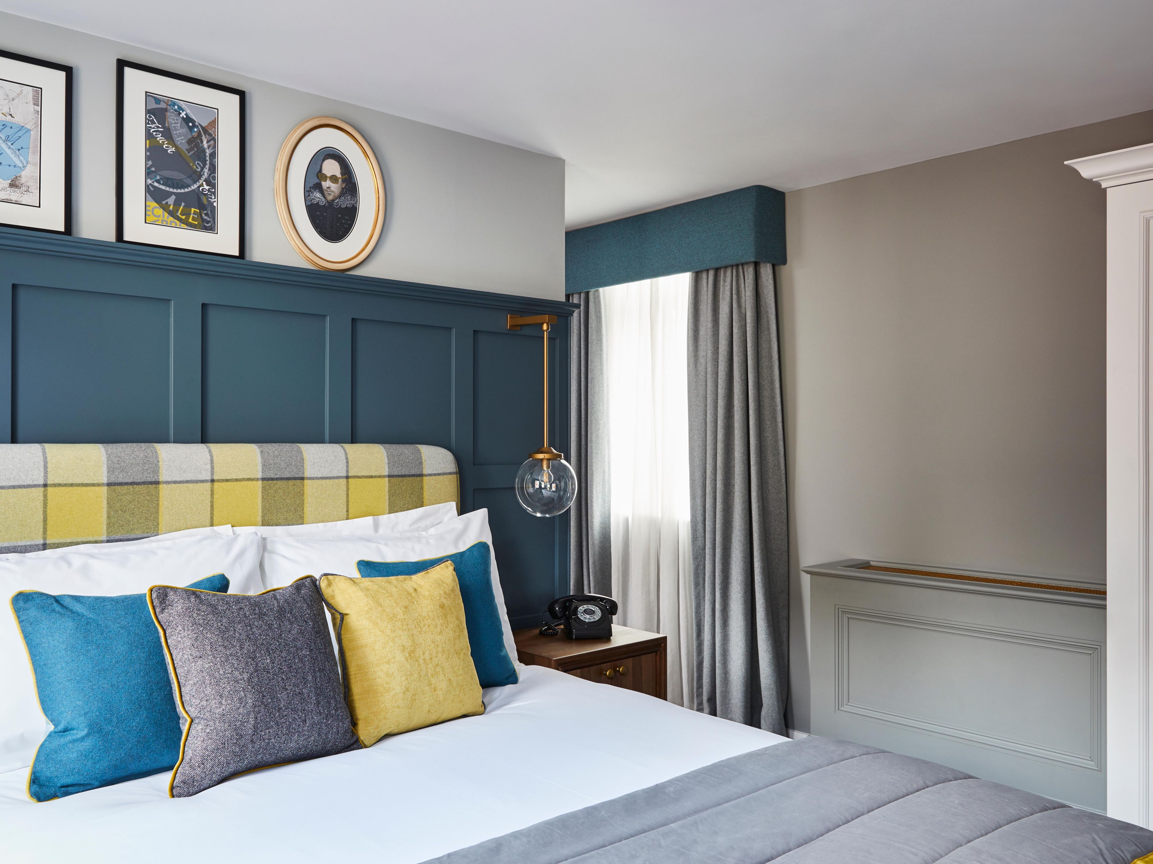 Contemporary Design King Suite Bedroom
