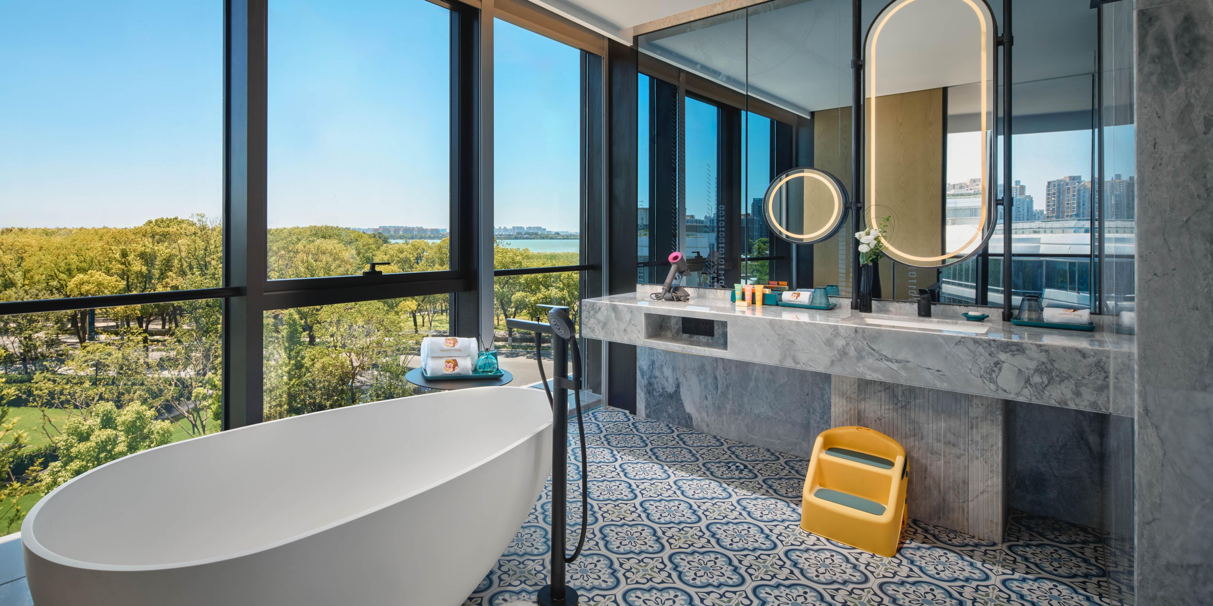 Hotel Indigo Suzhou Jinji Lake - Family Room Bathroom Bathtub