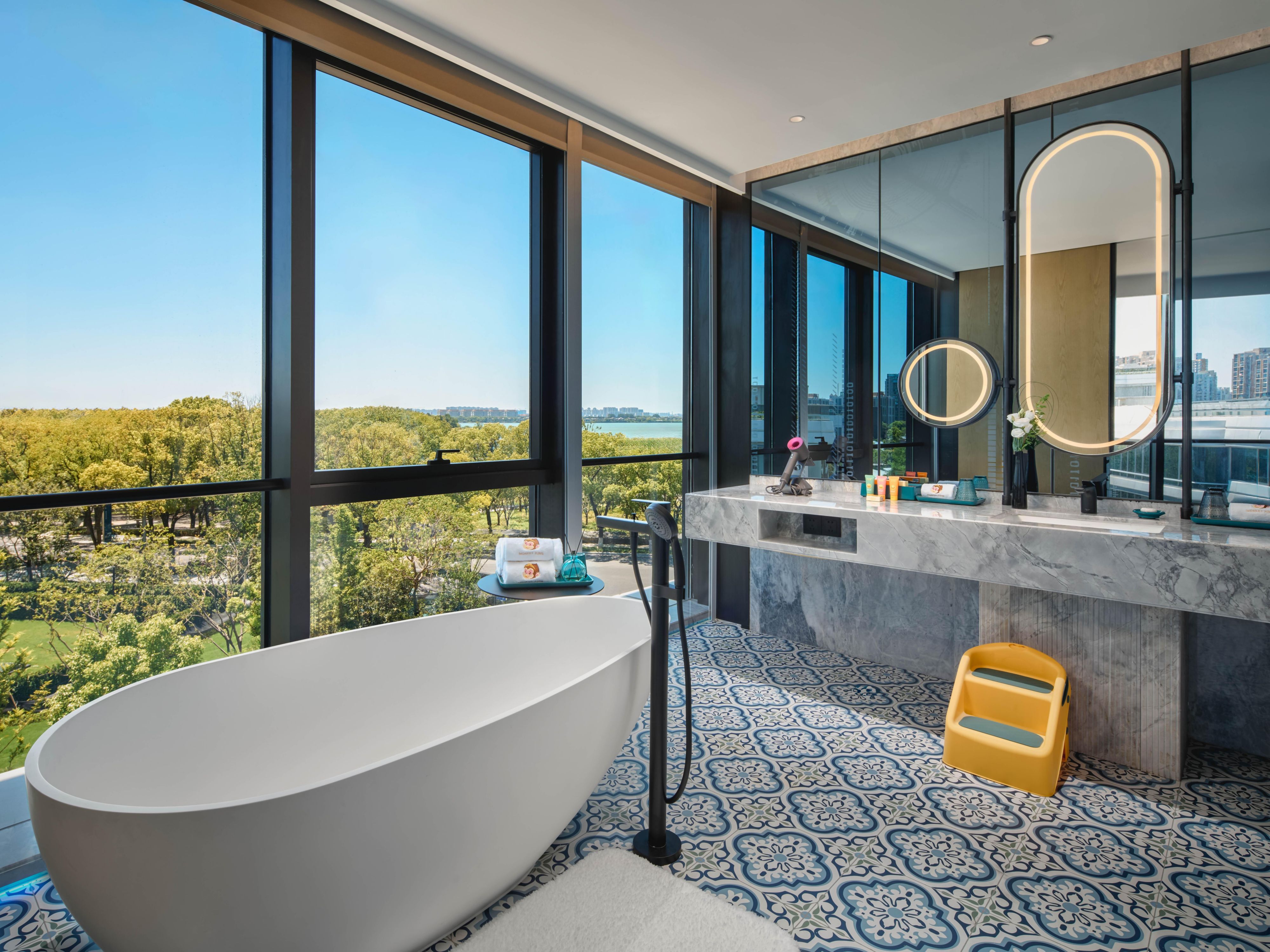 Hotel Indigo Suzhou Jinji Lake - Family Room Bathroom Bathtub