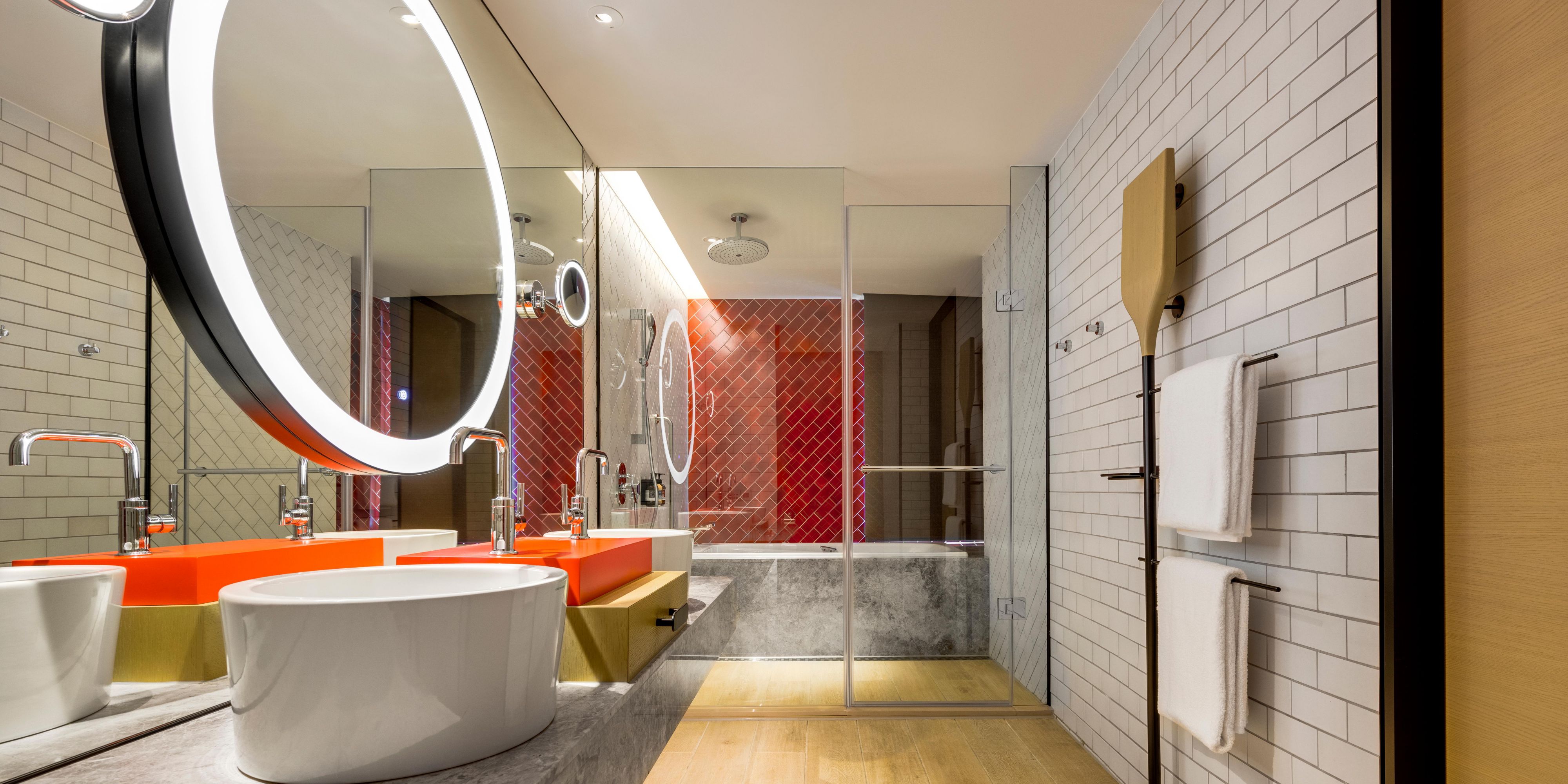 1 King Premium Suite