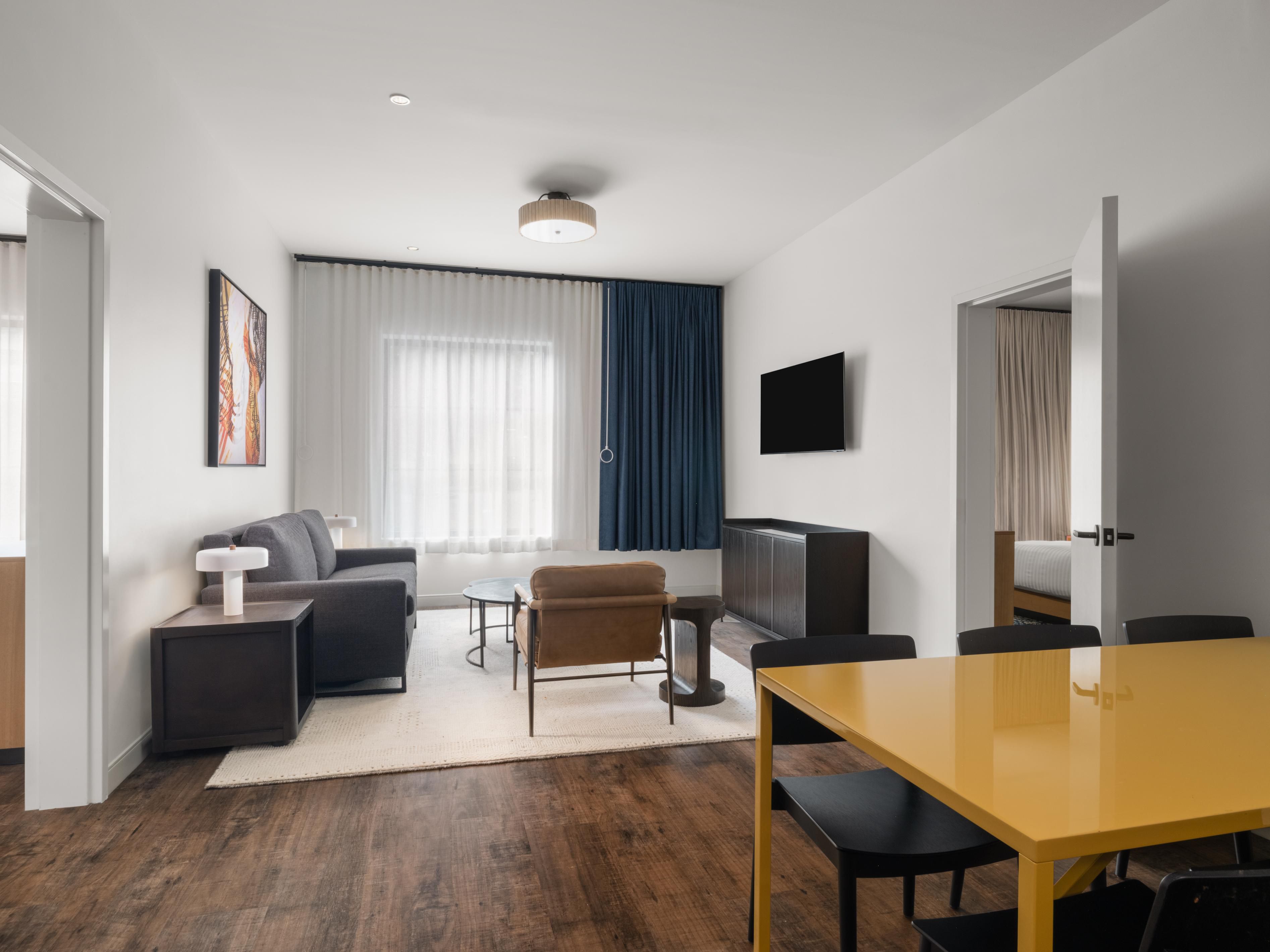 If you’re looking for extra space, book our 2 bedroom suite.