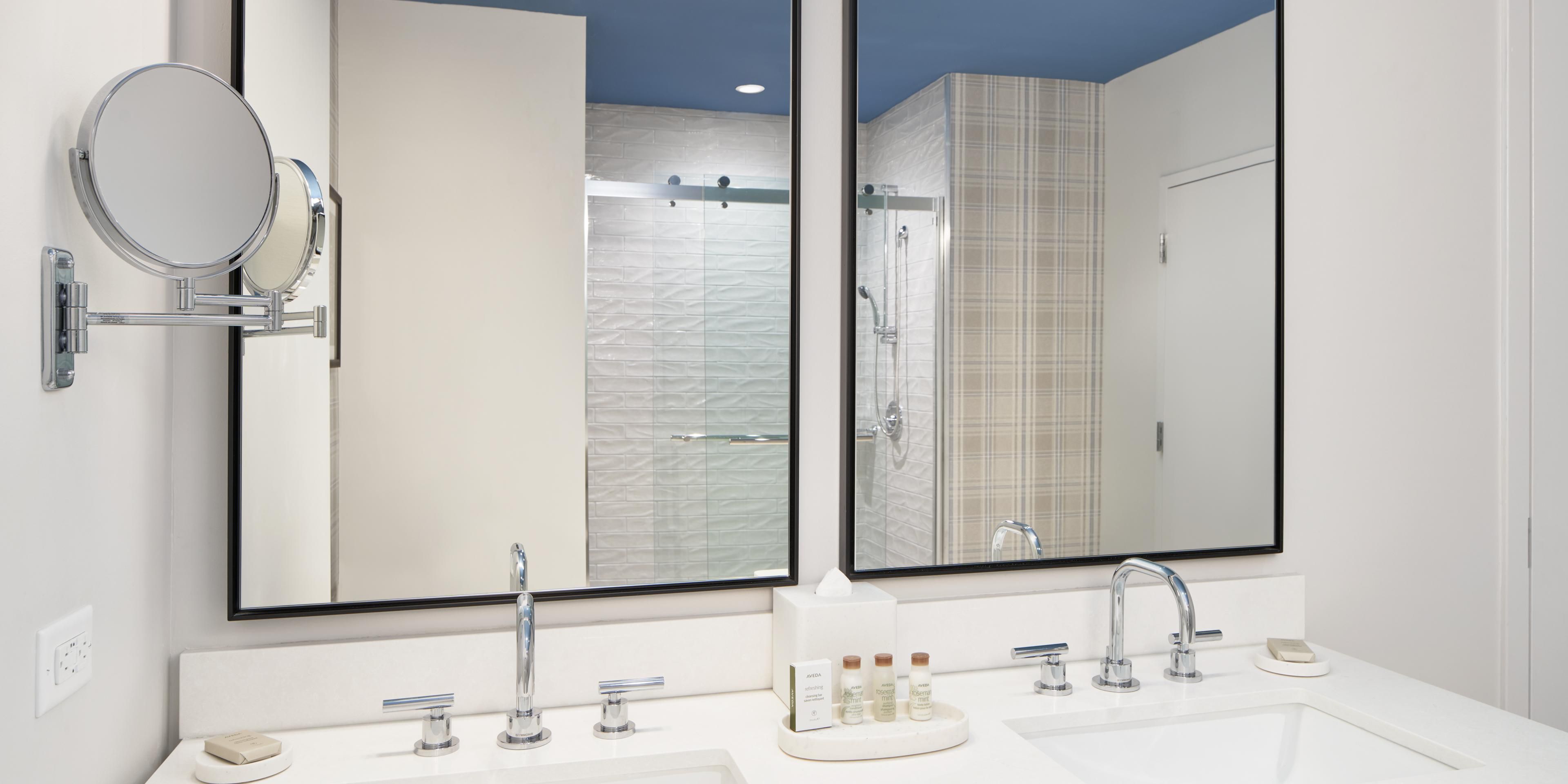Enjoy our bright and spacious bath area in all guest rooms. 