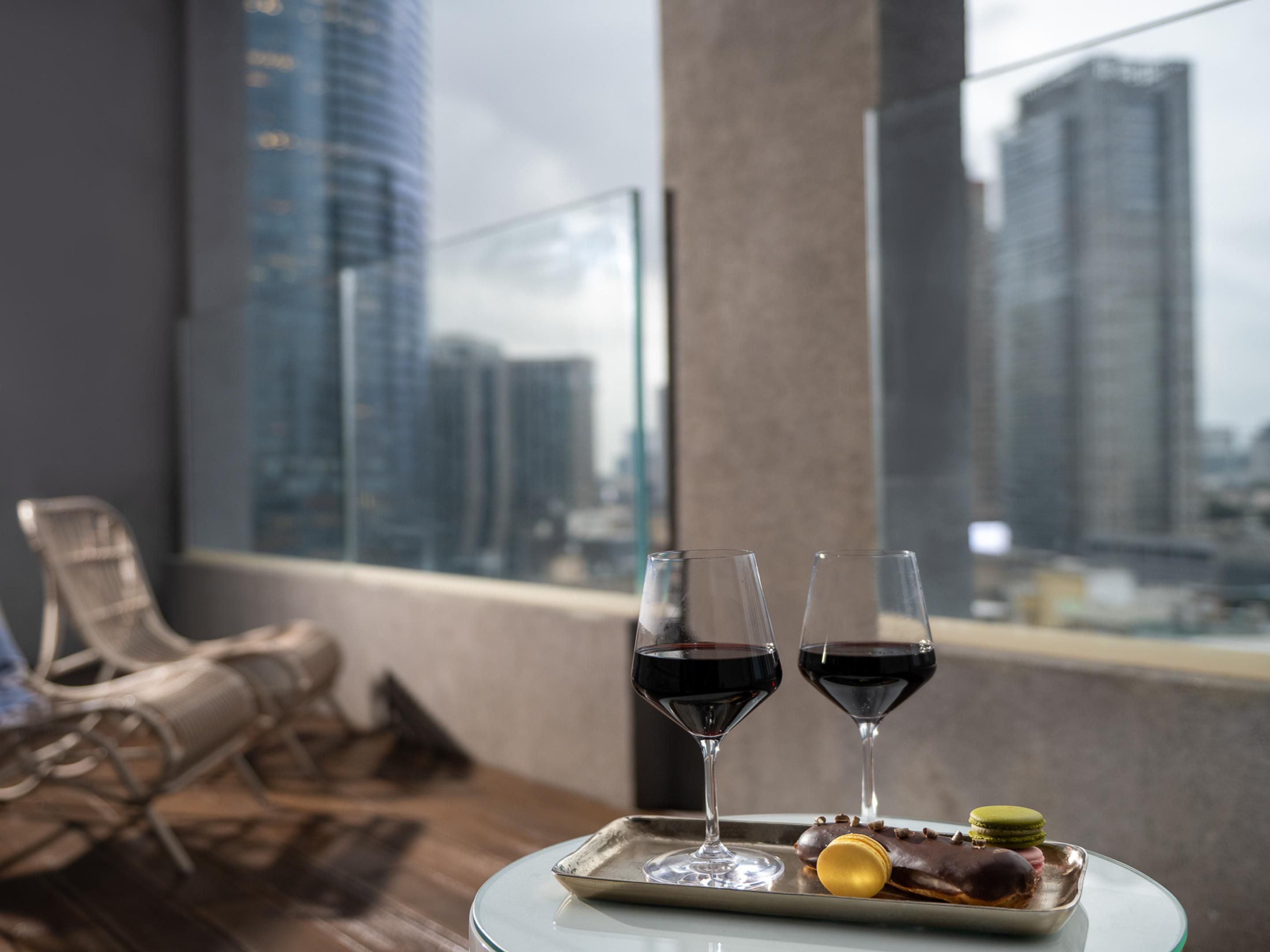 Queen Suite Sunset view