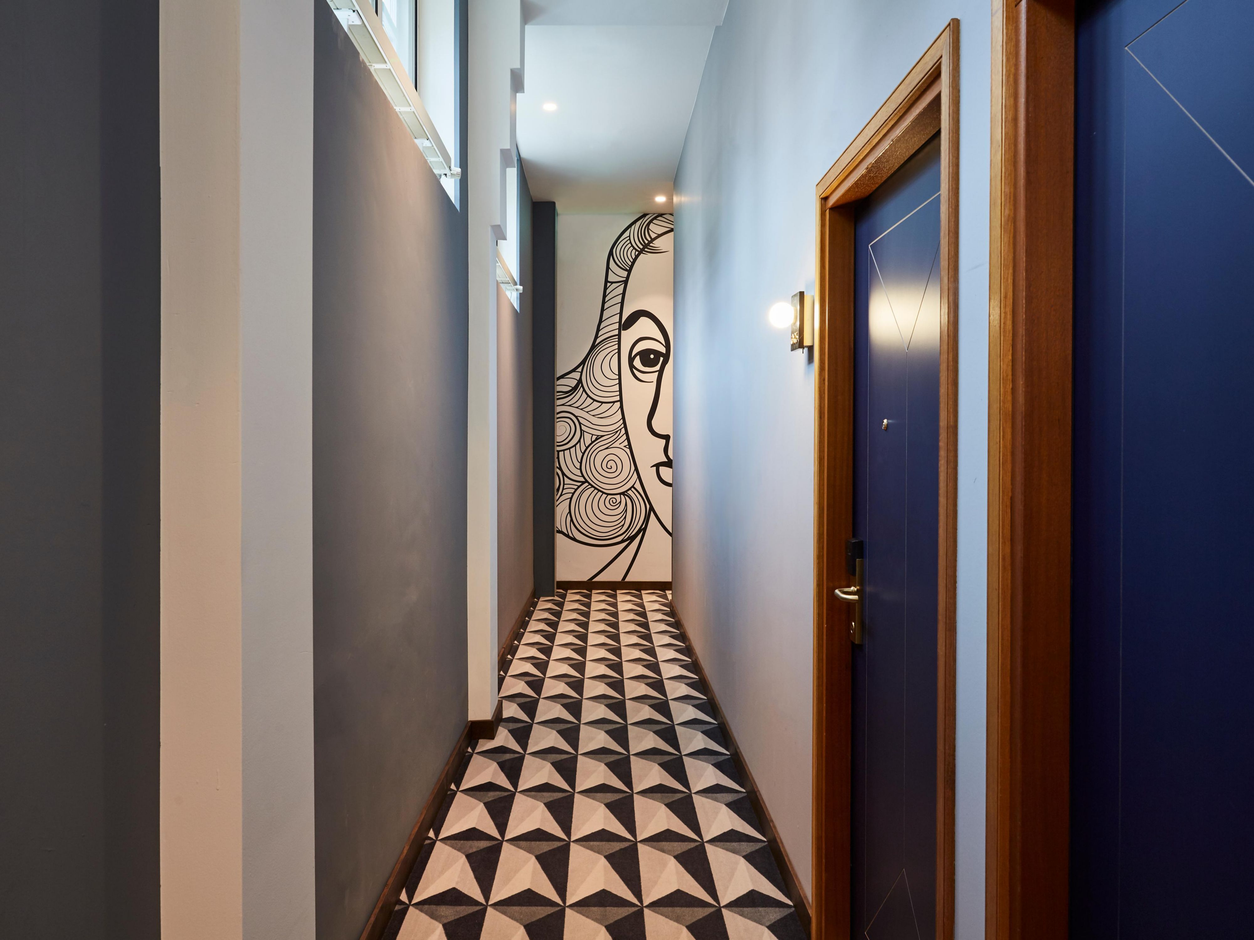 An interpretation of the Dutch Guilder appears in the corridor 