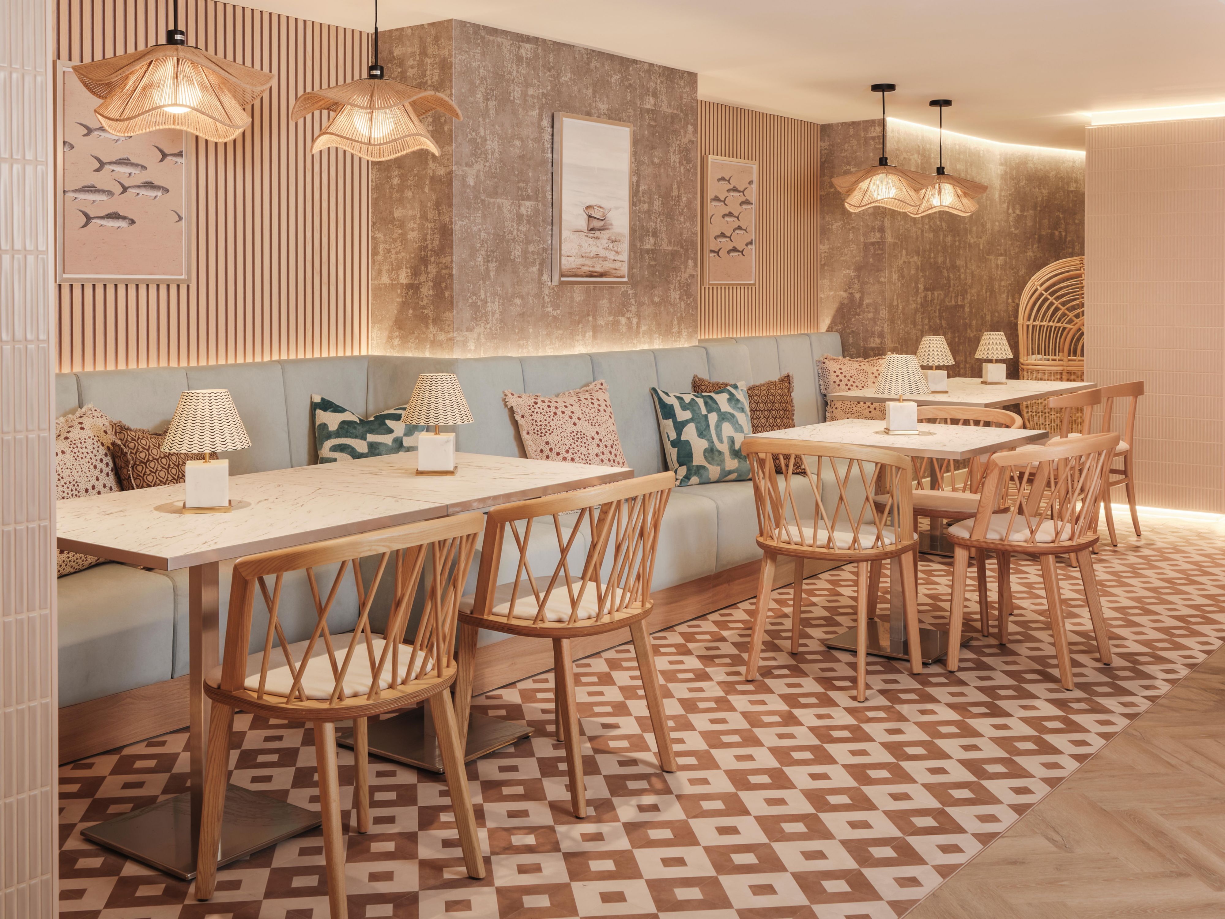 Sip cocktails on our seasonal rooftop terrace in a warm, welcoming setting. Enjoy expertly mixed drinks and light bites in a Riviera-inspired atmosphere - ideal for relaxing and embracing the coastal breeze with effortless style.
