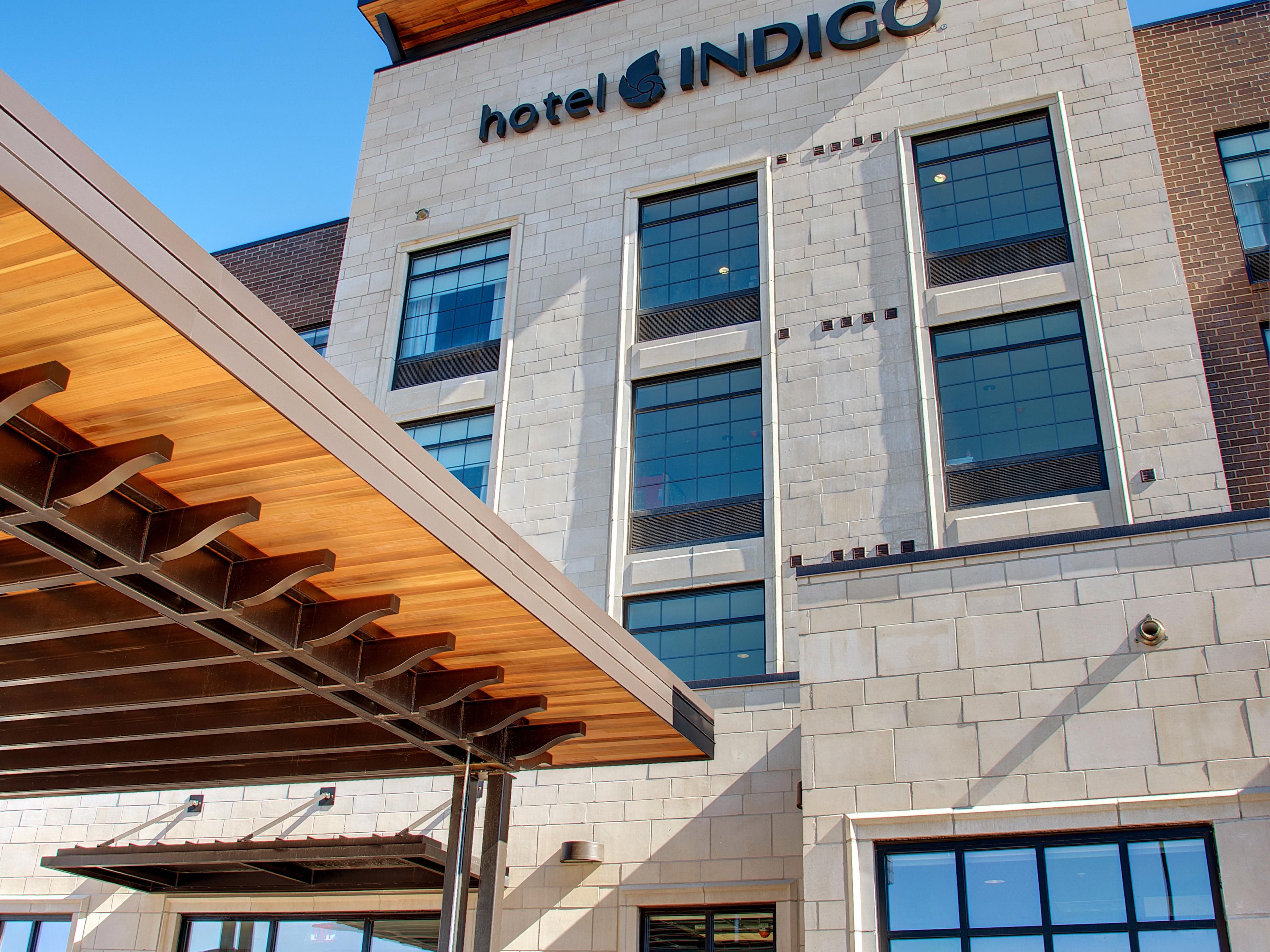 Hotel Indigo Traverse City Front Entrance