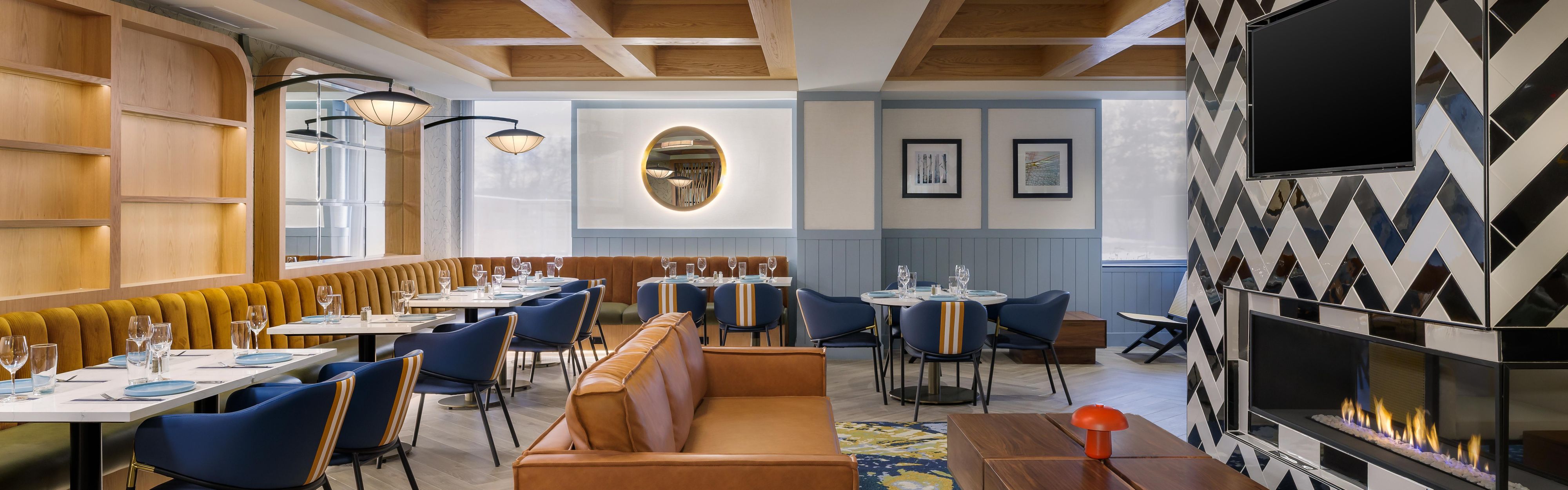 Griffin Restaurant bar and lounge.