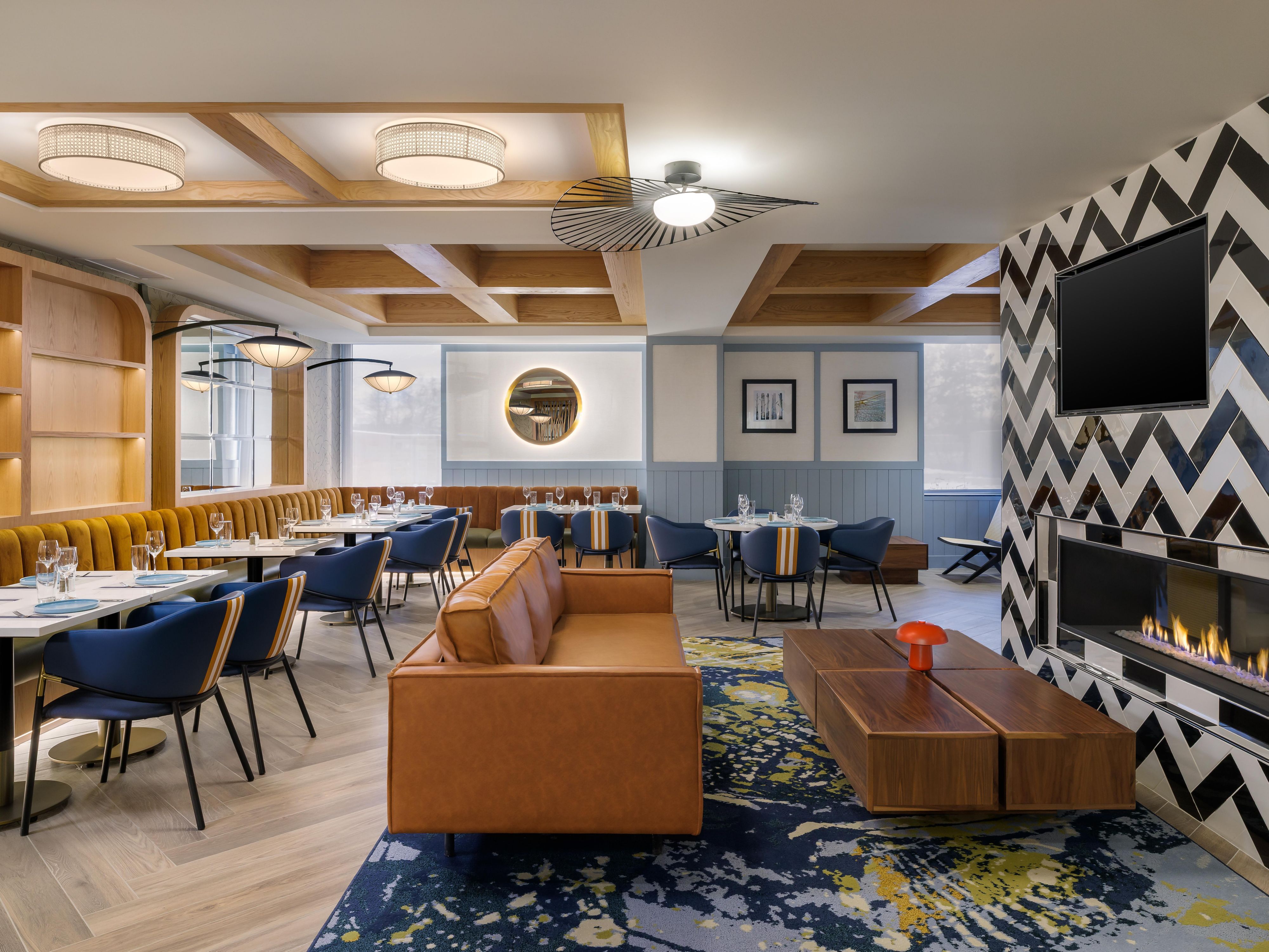 Griffin Restaurant bar and lounge.