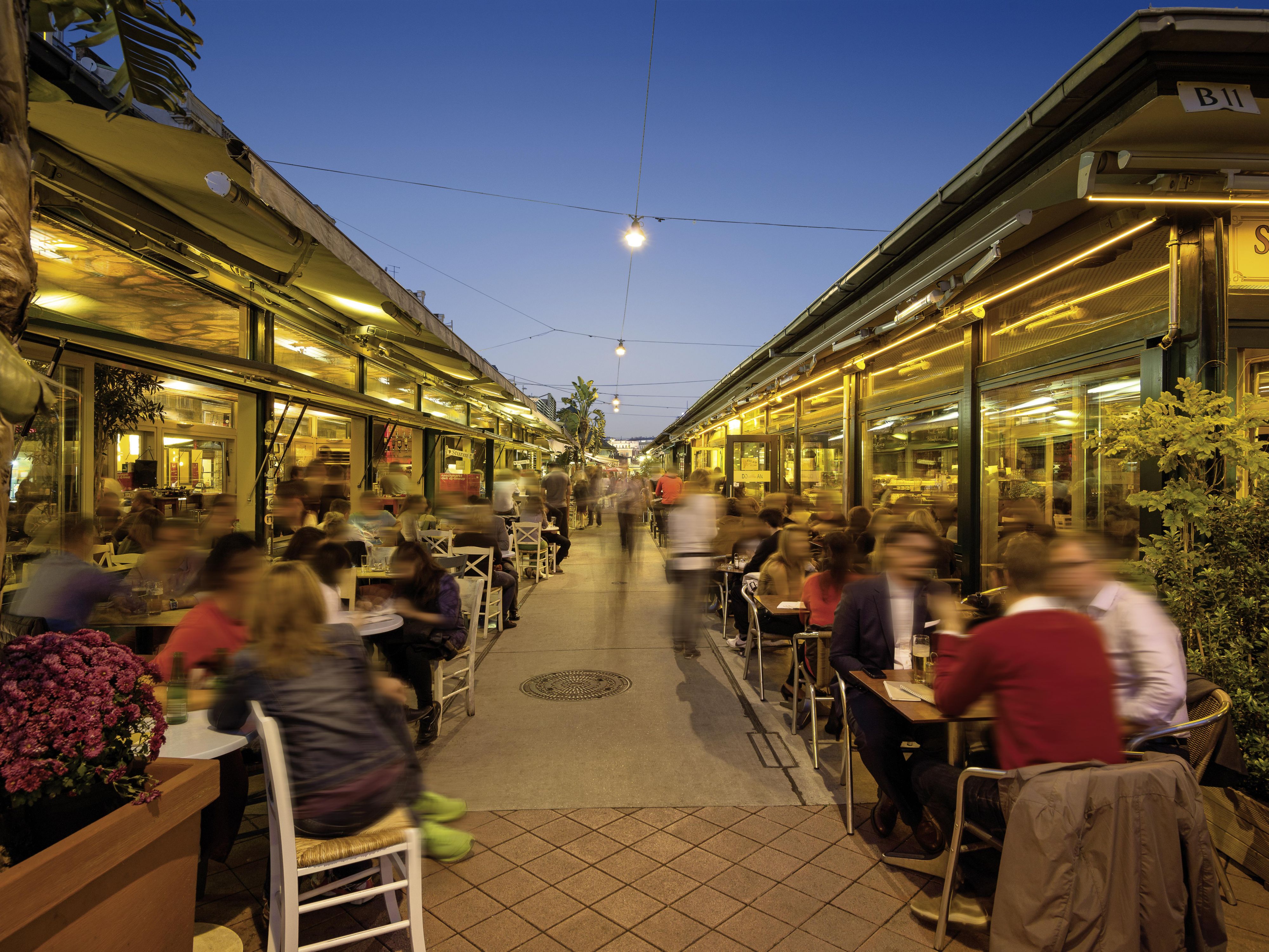 Naschmarkt in the evening