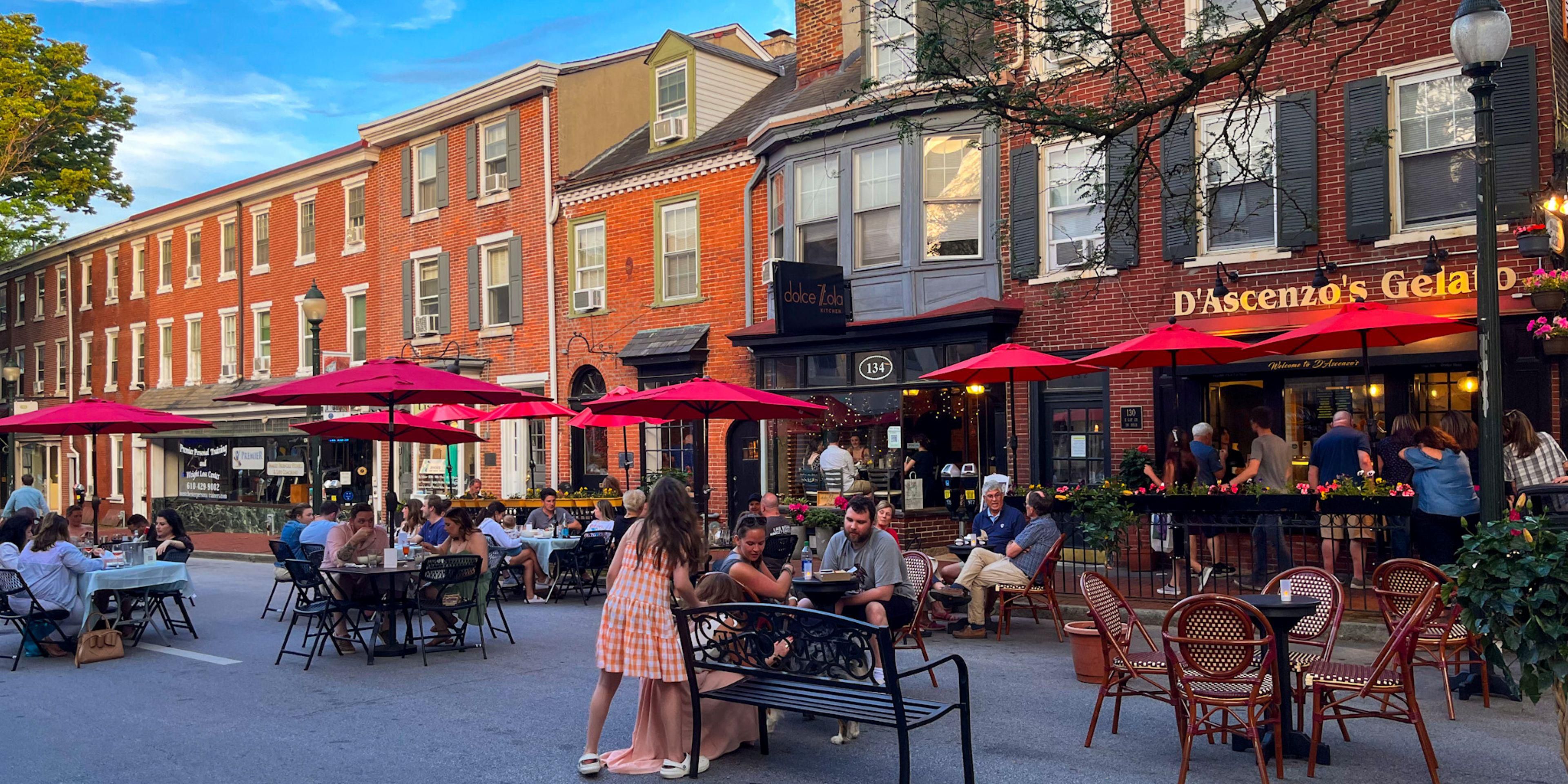 Explore las animadas calles del corazón de West Chester.