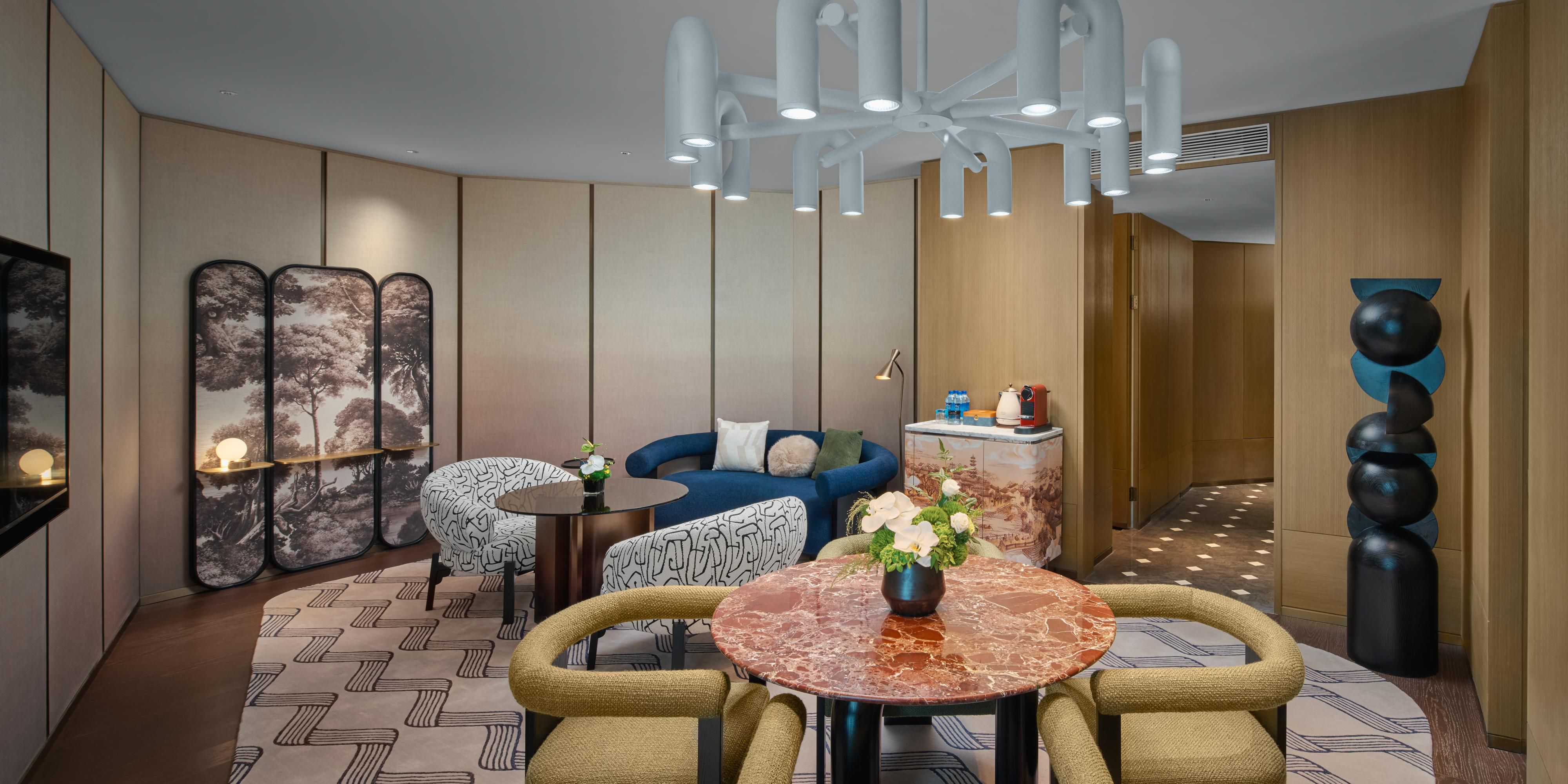 1 King Bed One Bedroom Suite Dining Areas