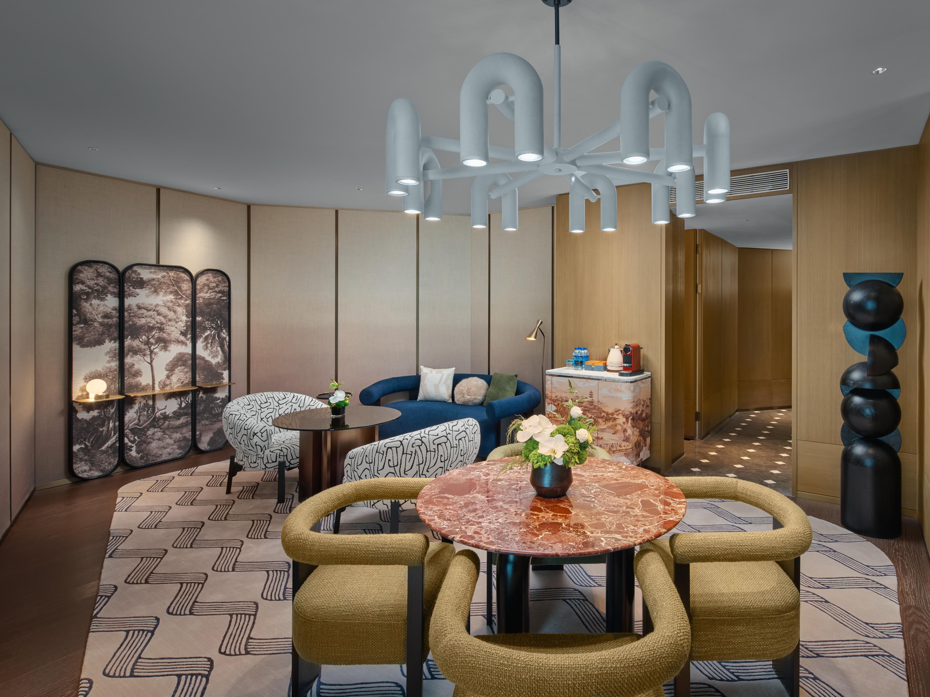 1 King Bed One Bedroom Suite Dining Areas