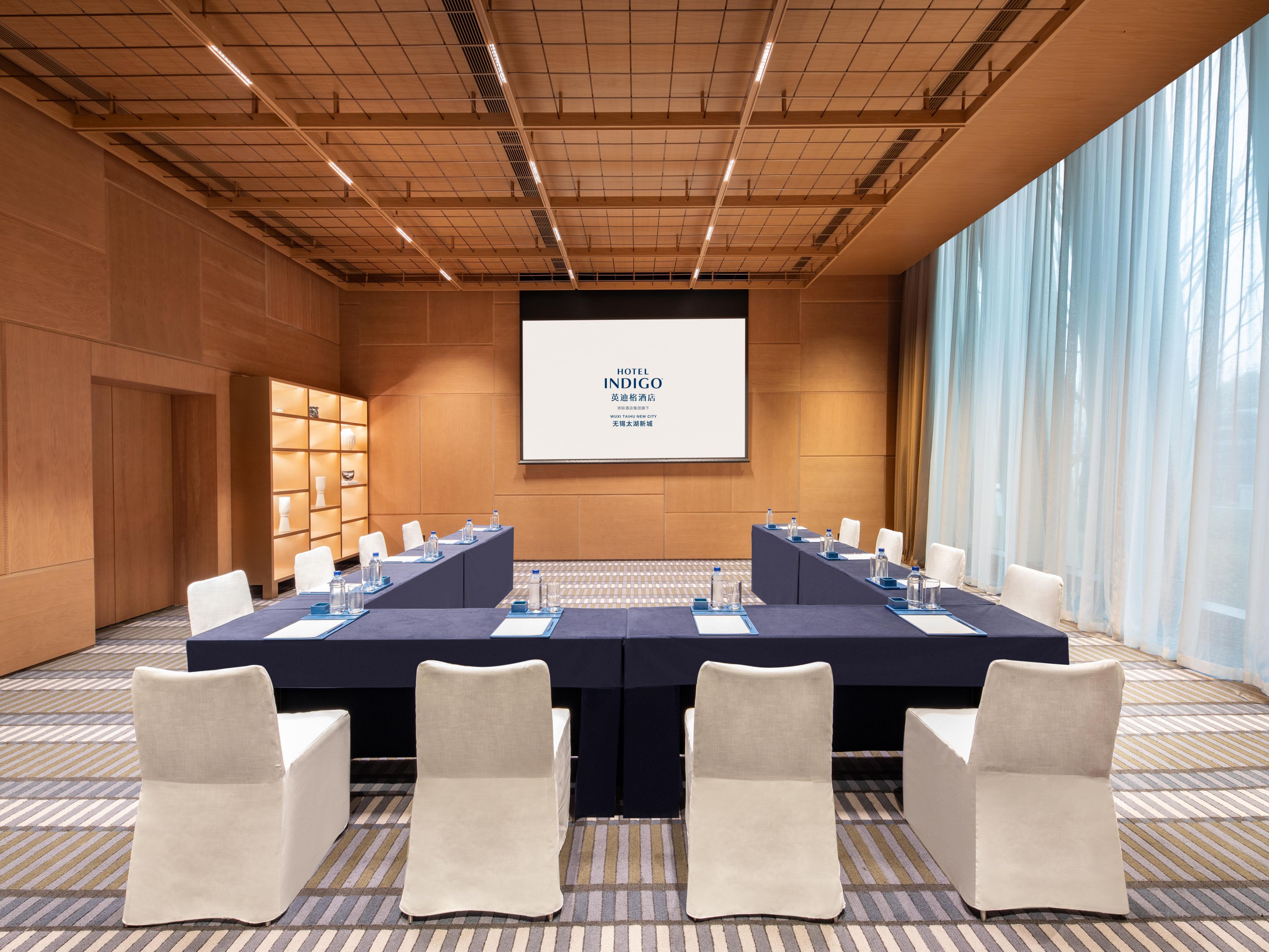 Creative Meeting Room